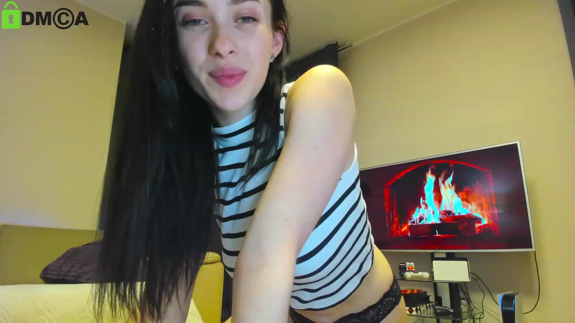 Gallery image thumbnail from AnnWettie's myfreecams stream on, 04/14/2023, 21:00 image 9 of 20