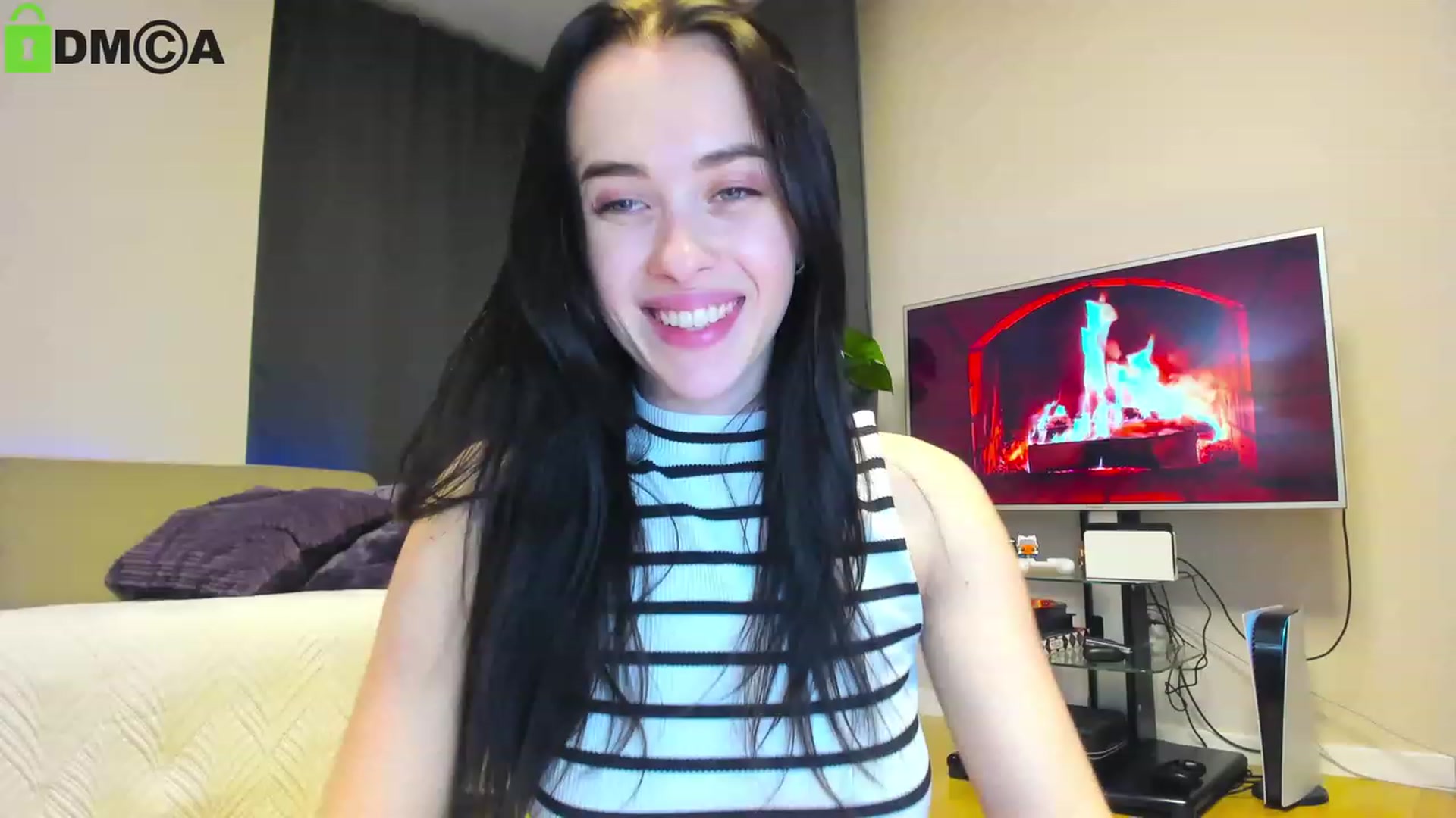 Gallery image thumbnail from AnnWettie's myfreecams stream on, 04/14/2023, 21:00 image 11 of 20