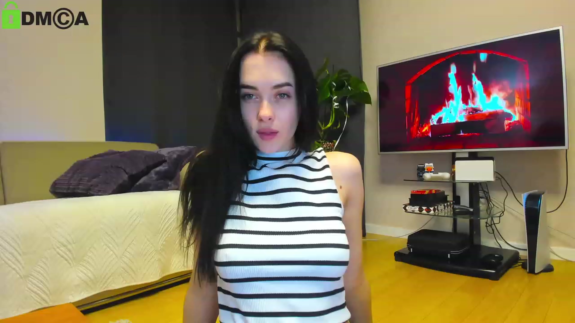 Gallery image thumbnail from AnnWettie's myfreecams stream on, 04/14/2023, 21:00 image 7 of 20