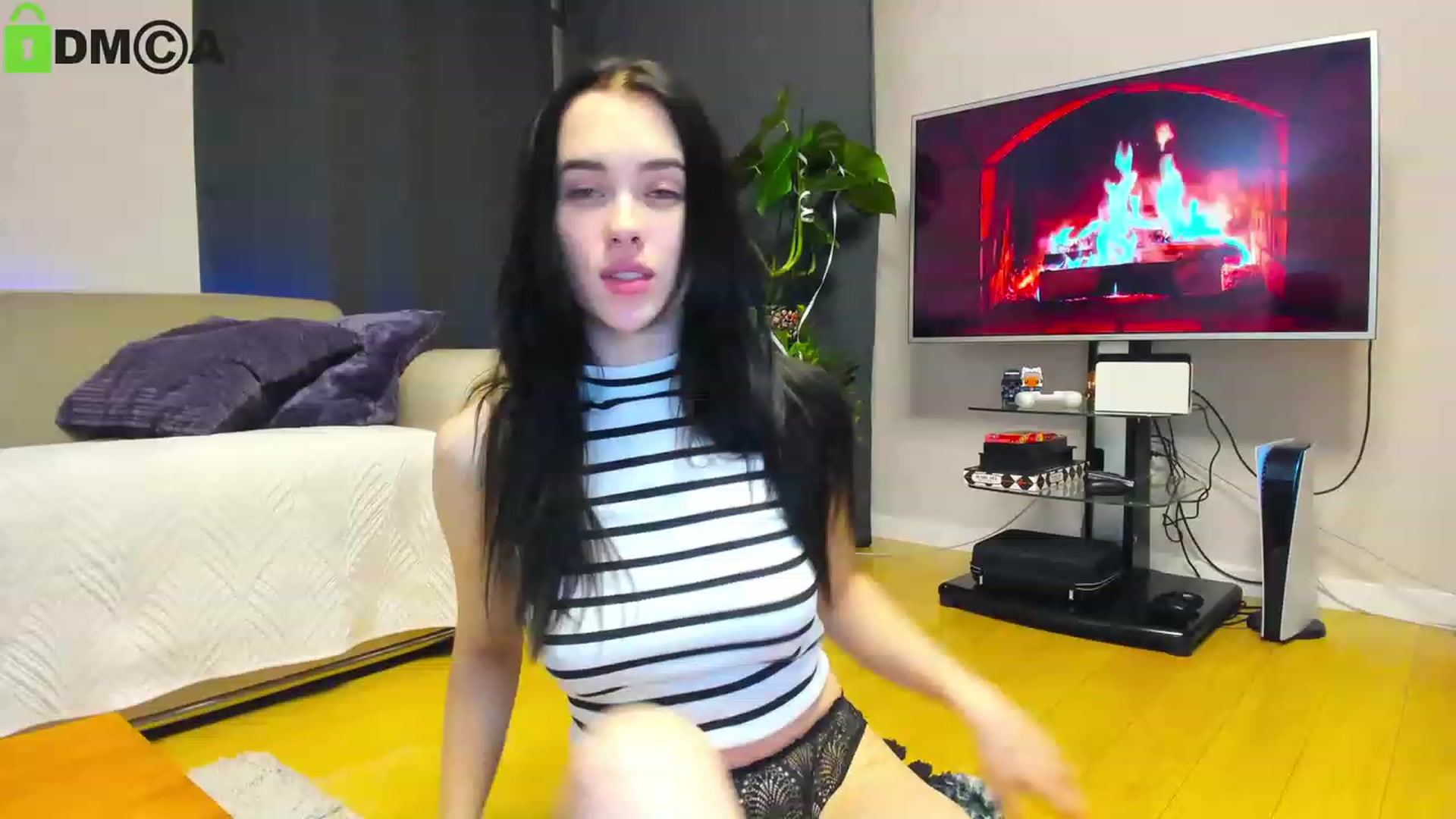 Gallery image thumbnail from AnnWettie's myfreecams stream on, 04/14/2023, 21:00 image 1 of 20