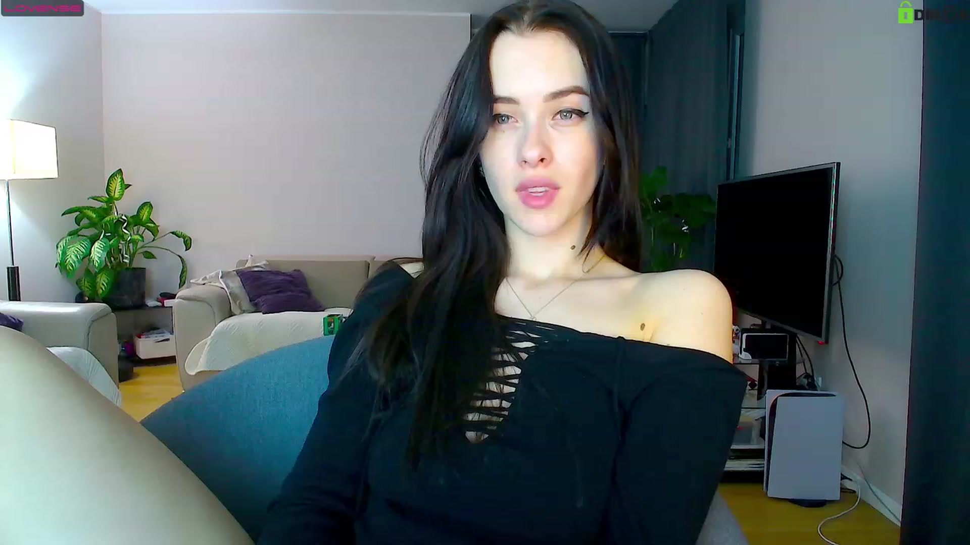 Gallery image thumbnail from AnnWettie's myfreecams stream on, 04/20/2023, 23:41 image 3 of 20