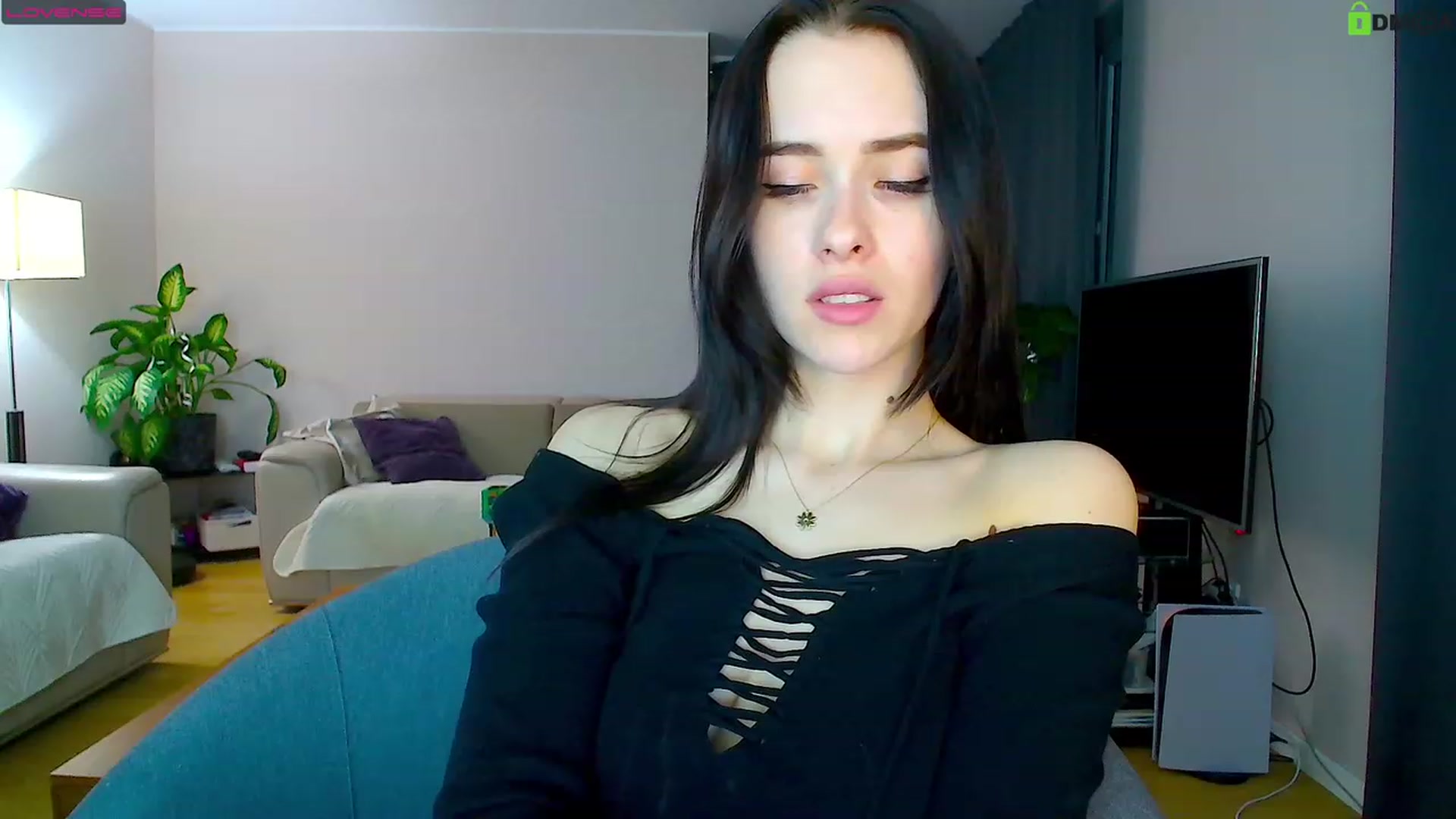 Gallery image thumbnail from AnnWettie's myfreecams stream on, 04/20/2023, 23:41 image 13 of 20