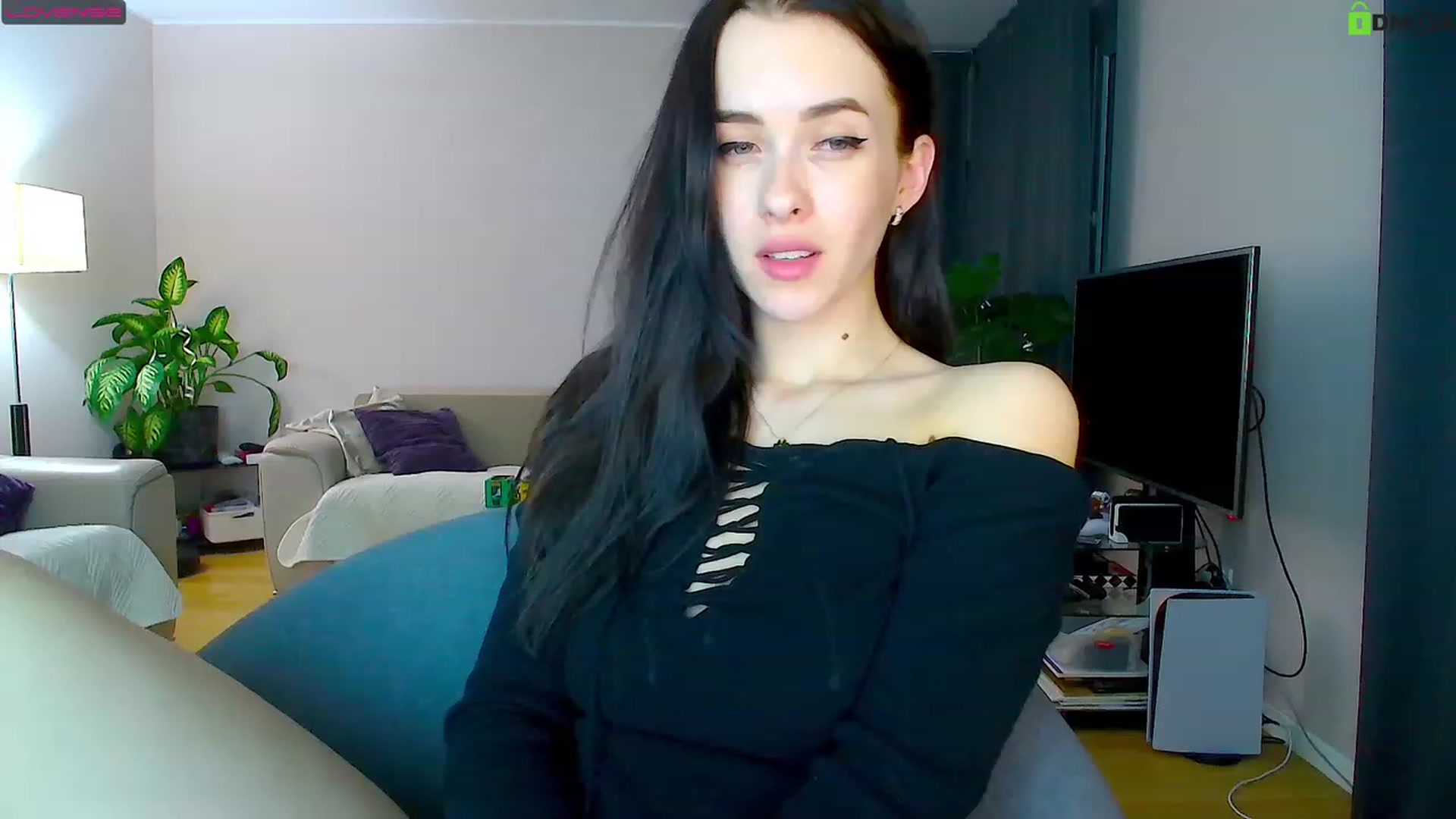 Gallery image thumbnail from AnnWettie's myfreecams stream on, 04/20/2023, 23:41 image 1 of 20