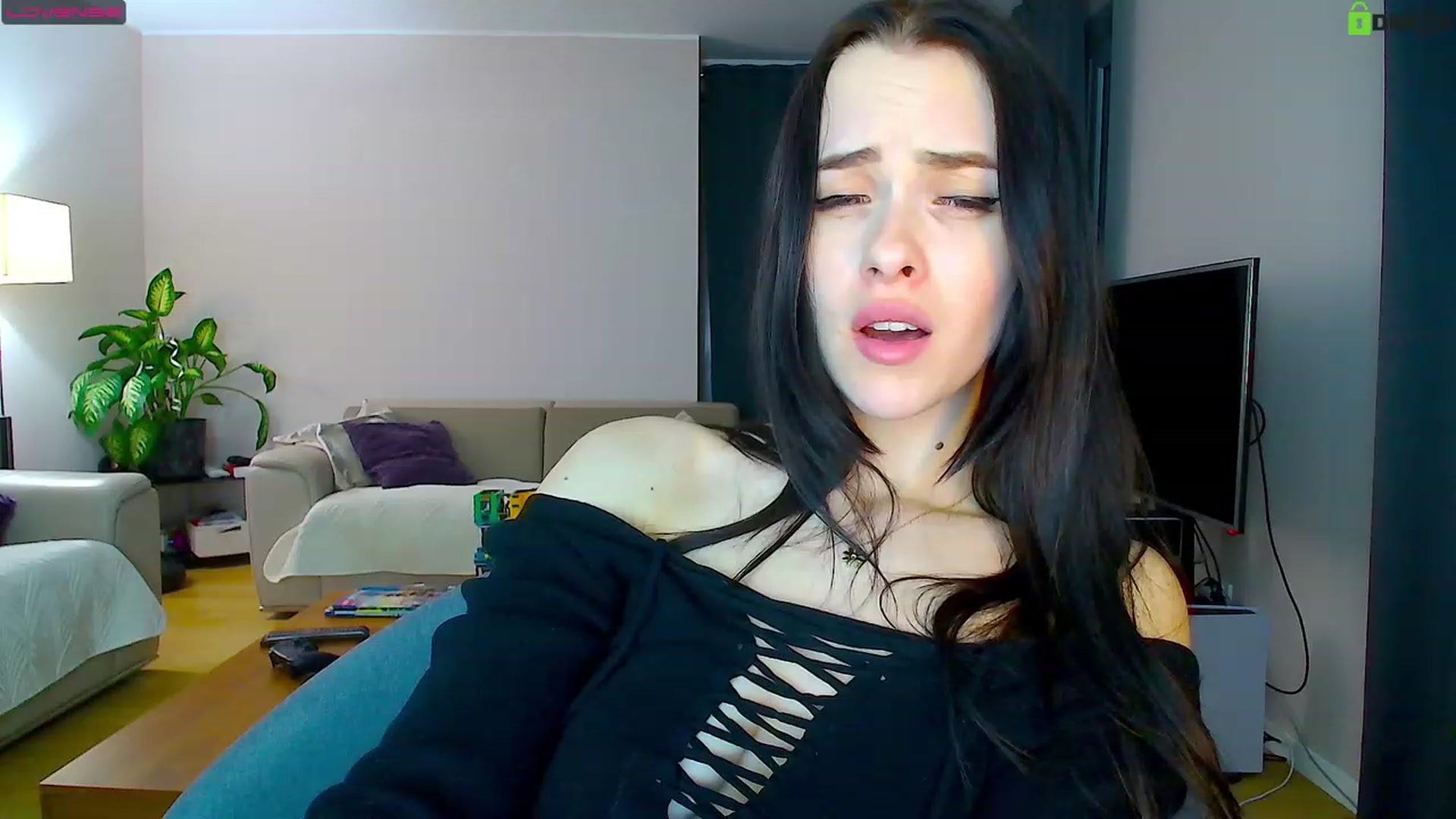 Gallery image thumbnail from AnnWettie's myfreecams stream on, 04/20/2023, 23:41 image 12 of 20