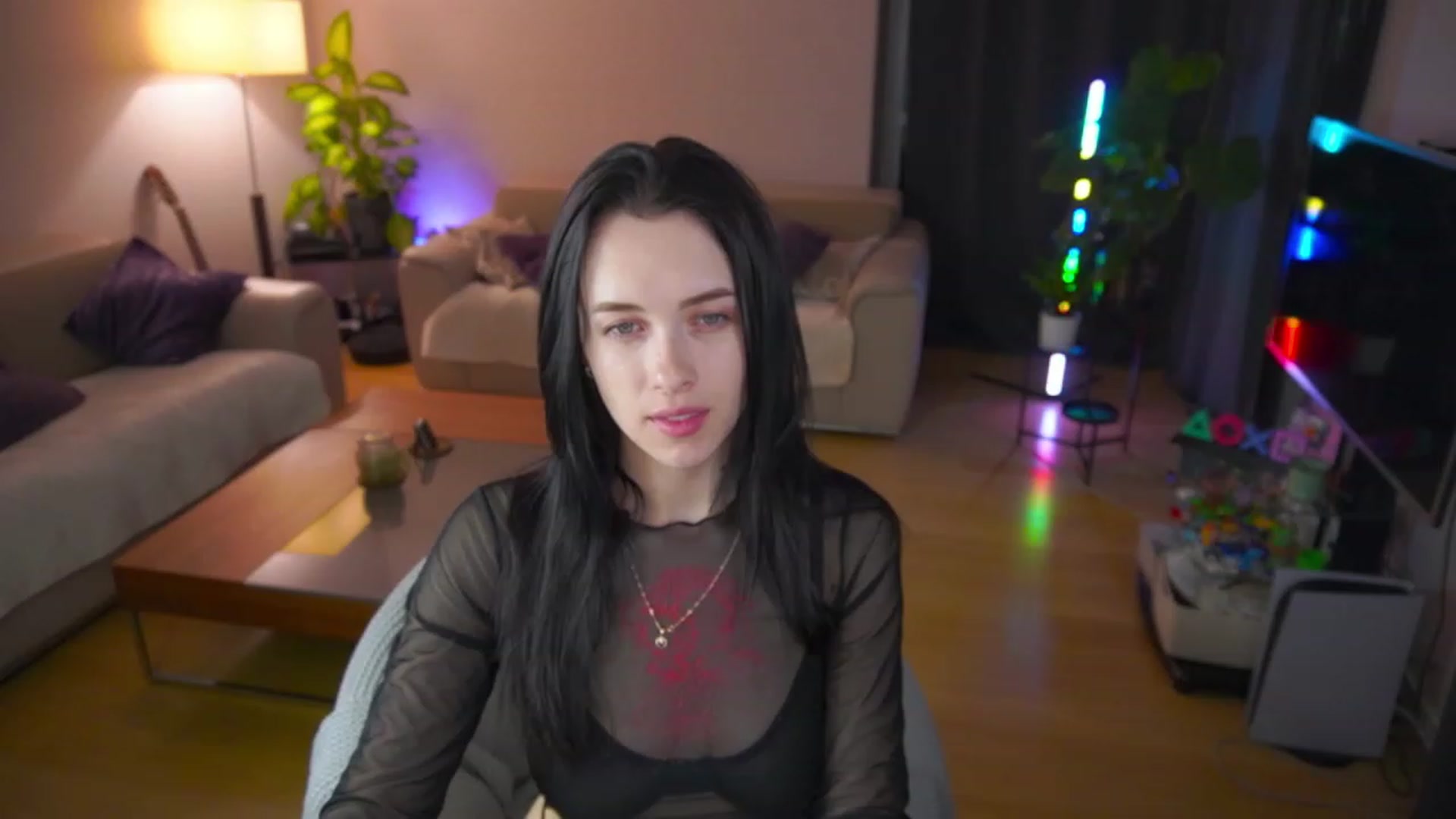 Gallery image thumbnail from AnnWettie's myfreecams stream on, 07/04/2023, 24:57 image 4 of 20