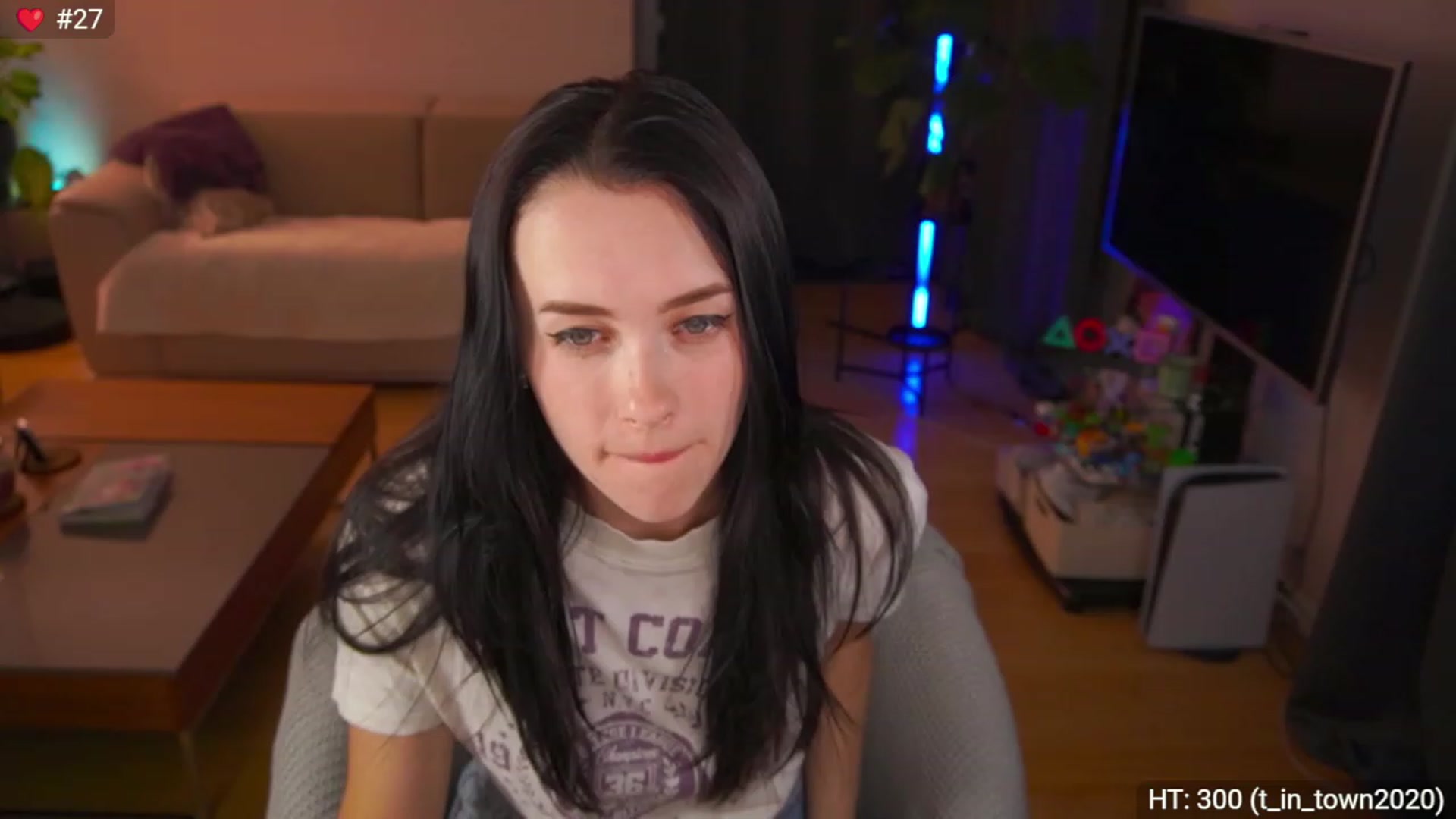 Gallery image thumbnail from AnnWettie's myfreecams stream on, 07/07/2023, 01:35 image 13 of 20