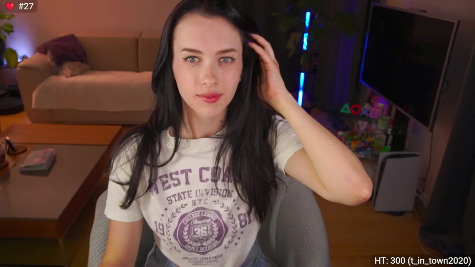 Gallery image thumbnail from AnnWettie's myfreecams stream on, 07/07/2023, 01:35 image 11 of 20