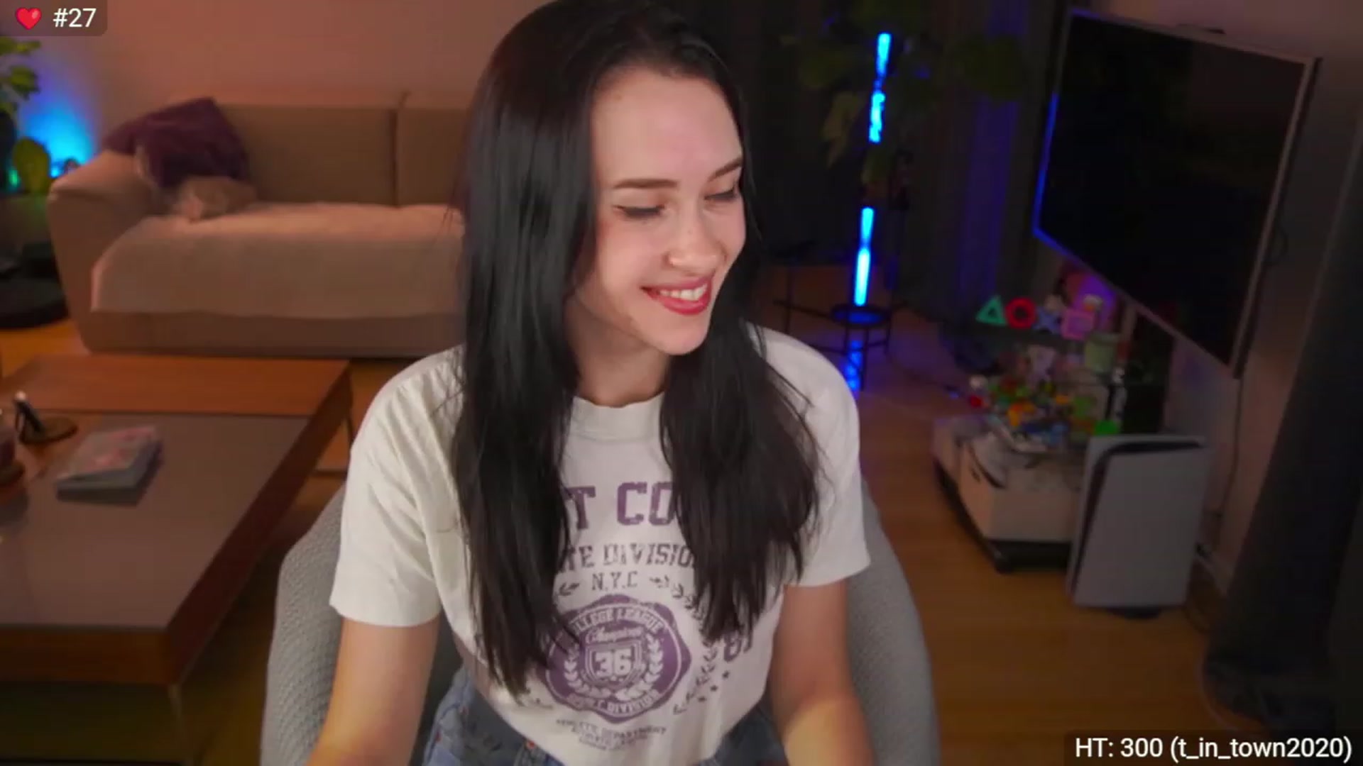 Gallery image thumbnail from AnnWettie's myfreecams stream on, 07/07/2023, 01:35 image 9 of 20