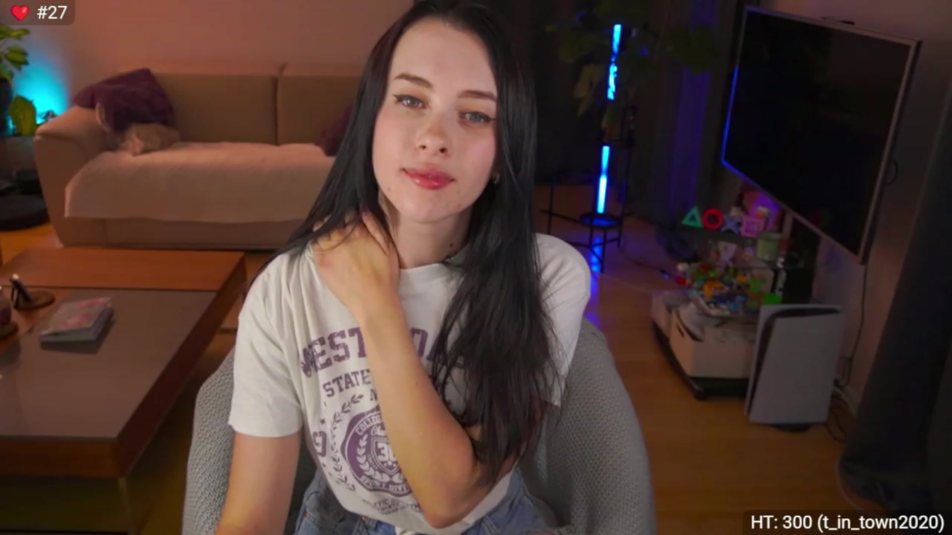 Gallery image thumbnail from AnnWettie's myfreecams stream on, 07/07/2023, 01:35 image 10 of 20