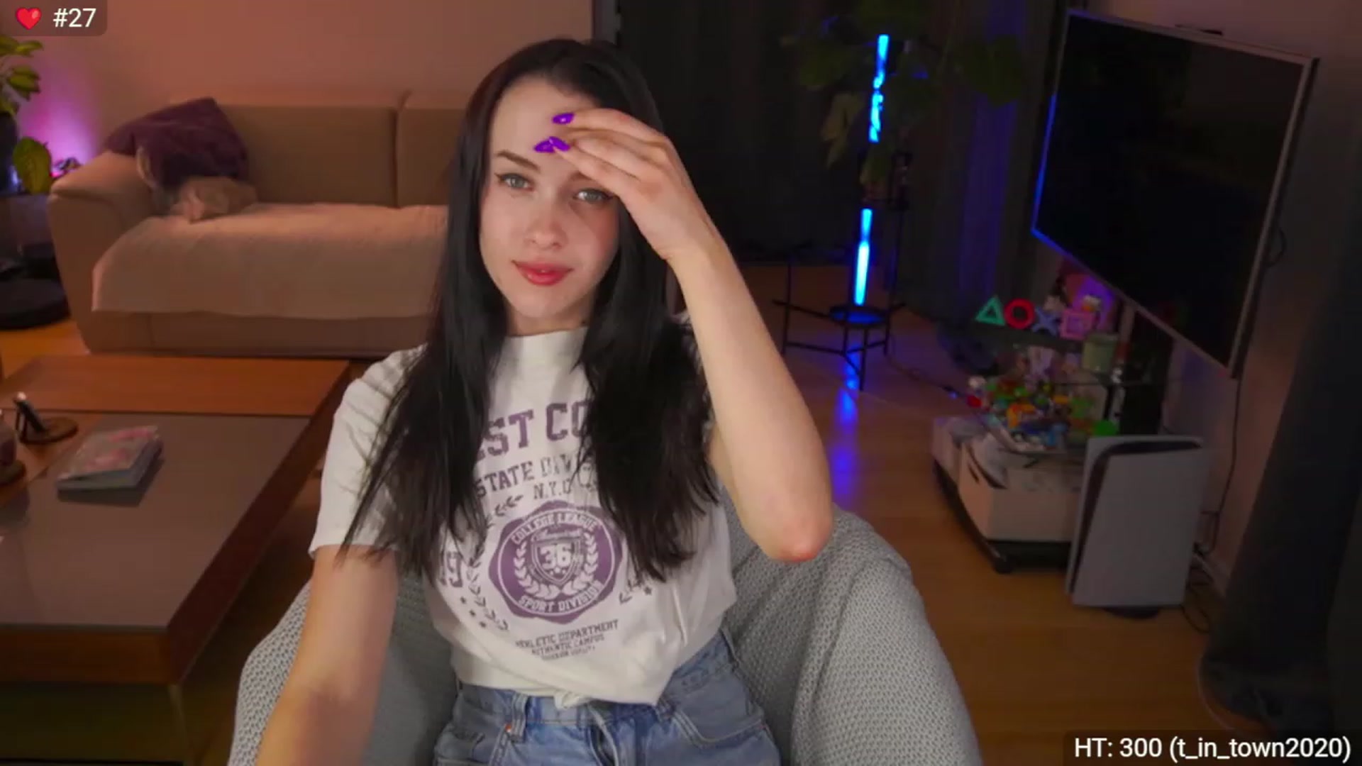 Gallery image thumbnail from AnnWettie's myfreecams stream on, 07/07/2023, 01:35 image 8 of 20