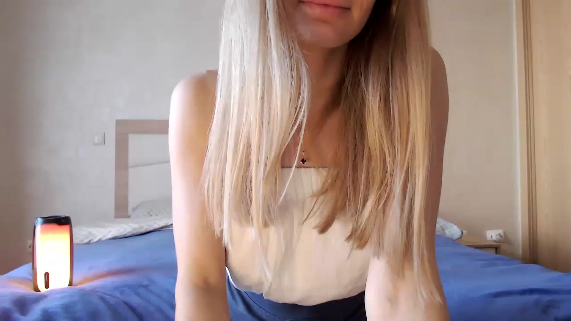 Gallery image thumbnail from Ann_apple's myfreecams stream on, 03/14/2023, 13:54 image 10 of 20