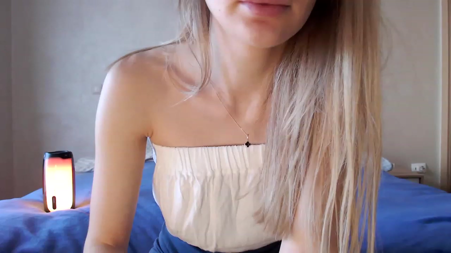 Gallery image thumbnail from Ann_apple's myfreecams stream on, 03/14/2023, 13:54 image 4 of 20
