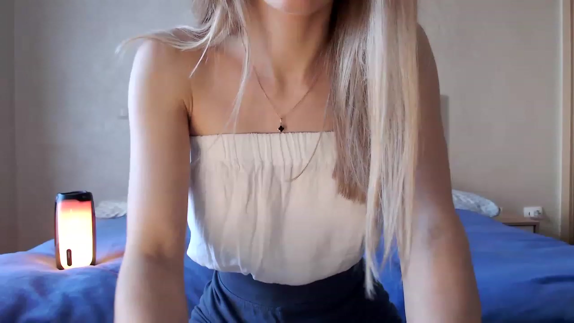 Gallery image thumbnail from Ann_apple's myfreecams stream on, 03/14/2023, 13:54 image 5 of 20