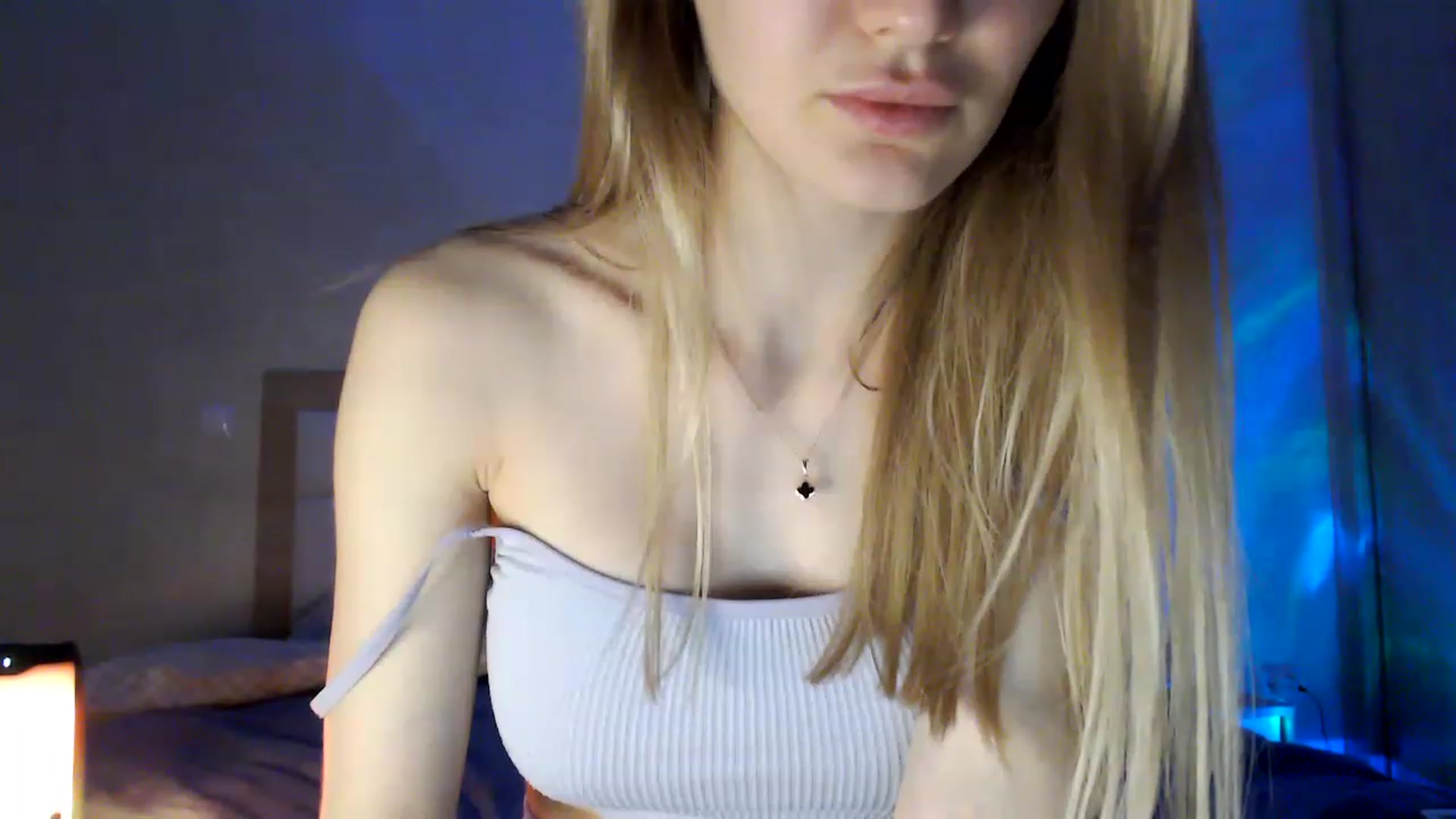 Gallery image thumbnail from Ann_apple's myfreecams stream on, 03/14/2023, 21:14 image 17 of 20