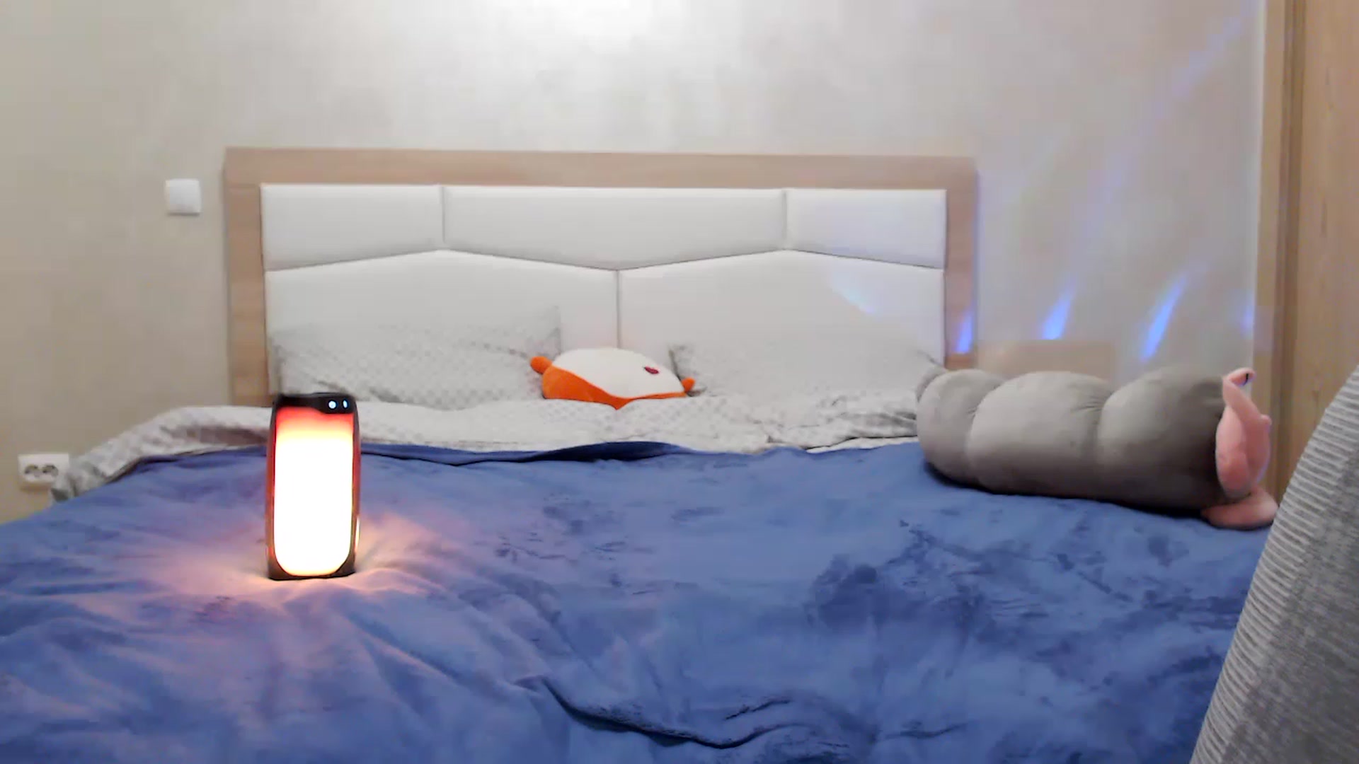 Gallery image thumbnail from Ann_apple's myfreecams stream on, 03/15/2023, 21:42 image 8 of 20