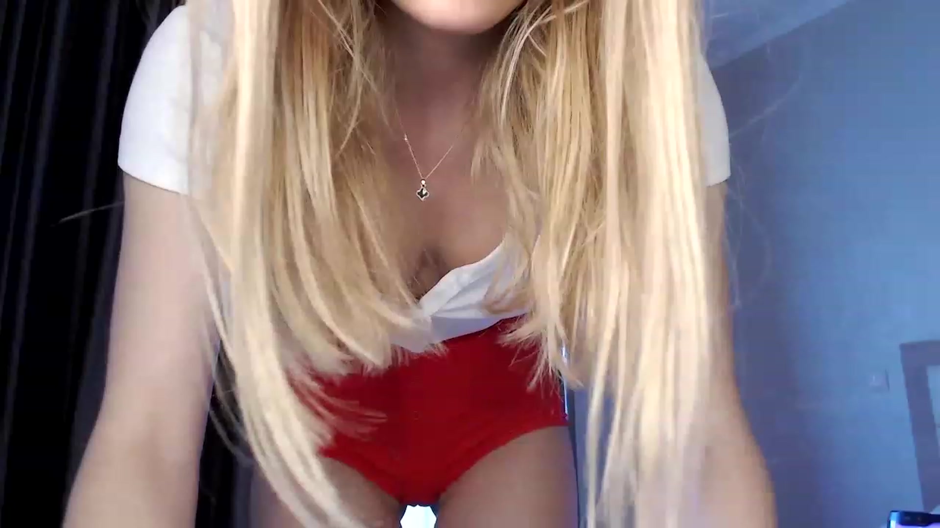 Gallery image thumbnail from Ann_apple's myfreecams stream on, 03/19/2023, 14:46 image 15 of 20