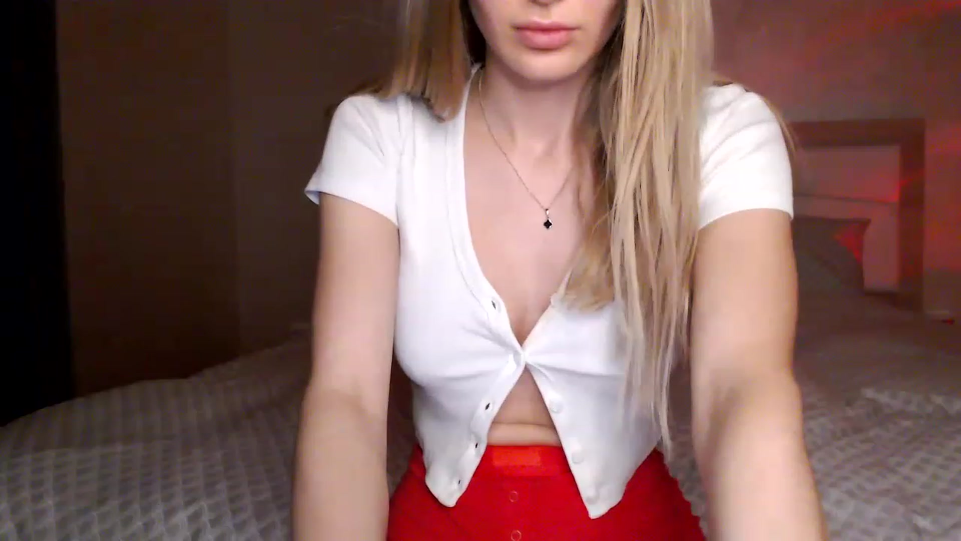 Gallery image thumbnail from Ann_apple's myfreecams stream on, 03/19/2023, 17:41 image 15 of 20