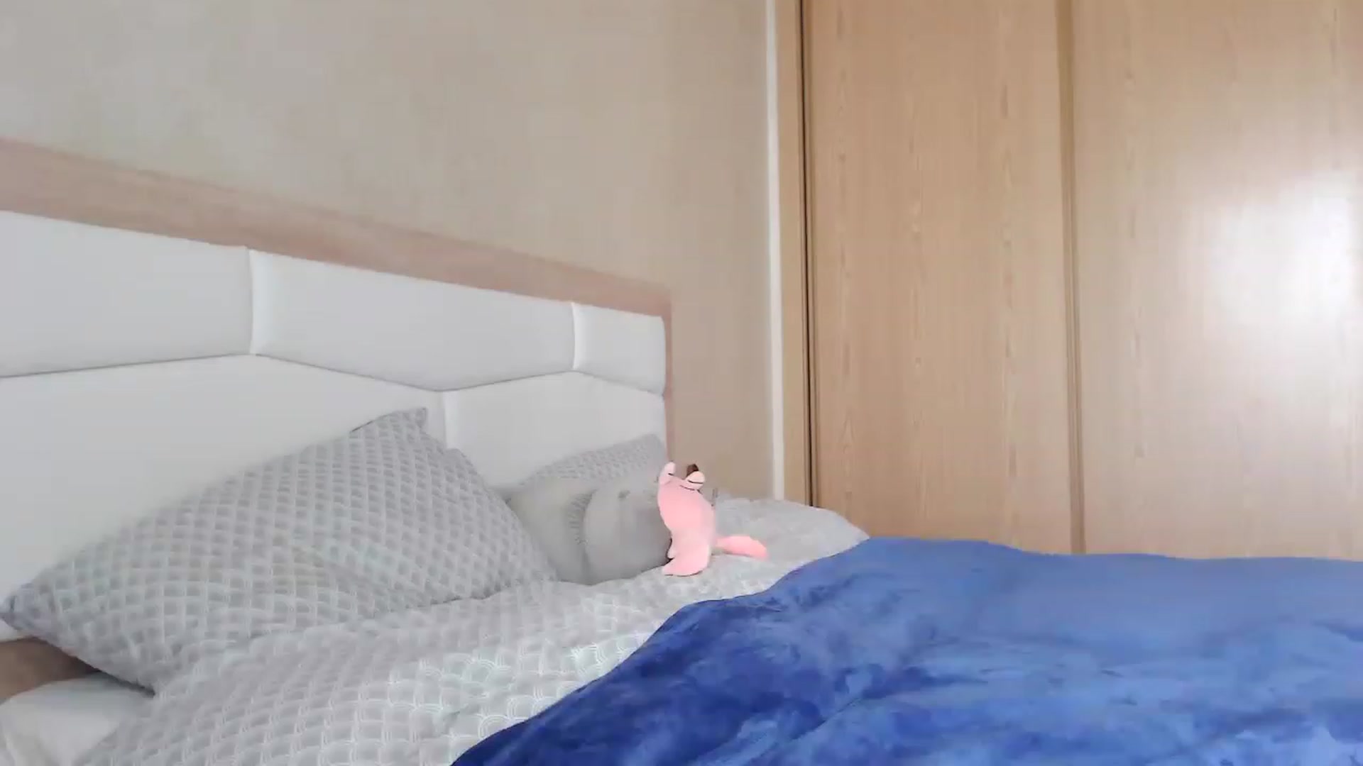 Gallery image thumbnail from Ann_apple's myfreecams stream on, 03/23/2023, 11:39 image 19 of 20
