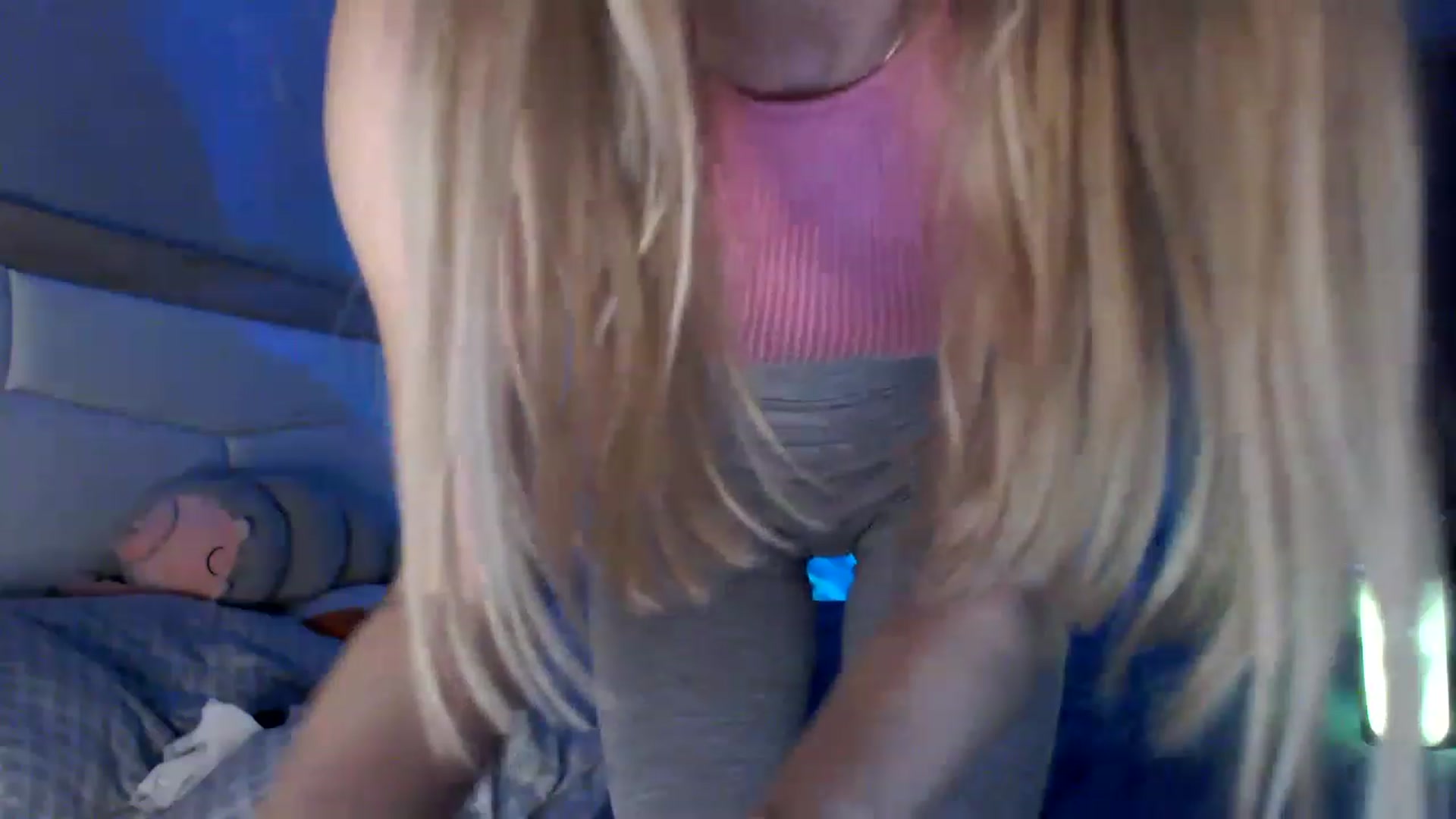 Gallery image thumbnail from Ann_apple's myfreecams stream on, 03/24/2023, 22:22 image 12 of 20