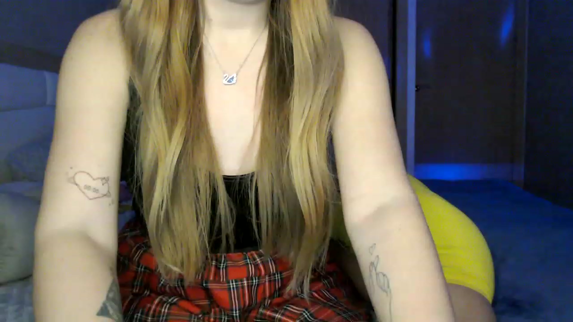 Gallery image thumbnail from Ann_apple's myfreecams stream on, 03/29/2023, 20:49 image 1 of 20