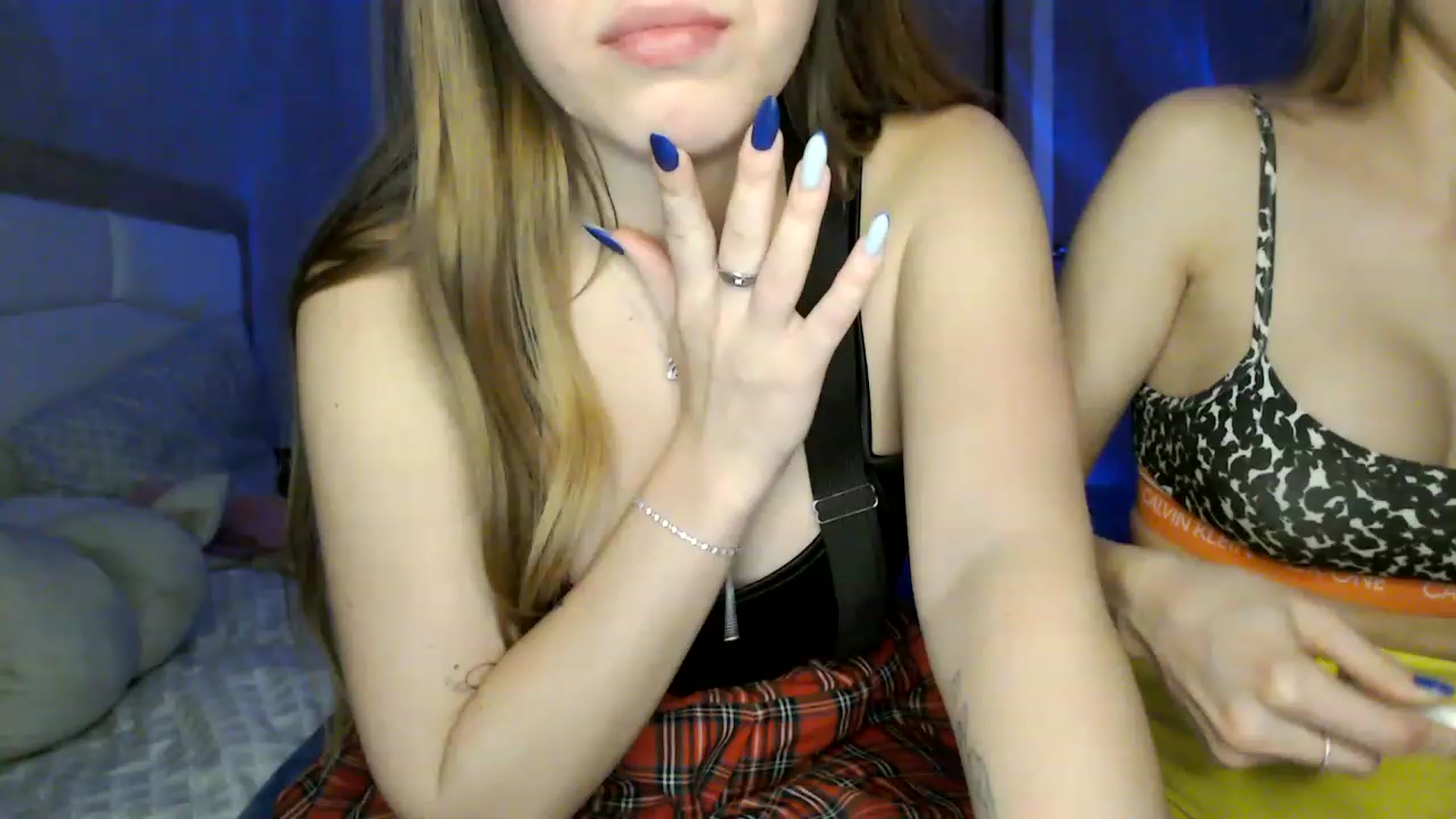 Gallery image thumbnail from Ann_apple's myfreecams stream on, 03/29/2023, 20:49 image 13 of 20