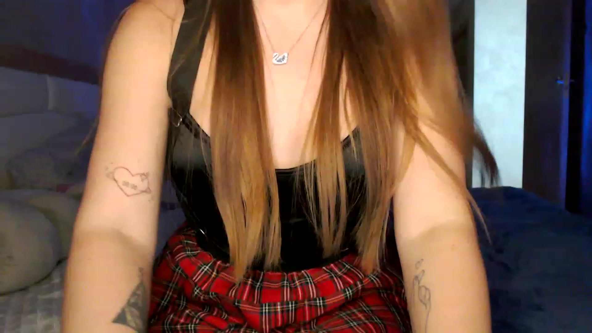 Gallery image thumbnail from Ann_apple's myfreecams stream on, 03/29/2023, 20:49 image 4 of 20