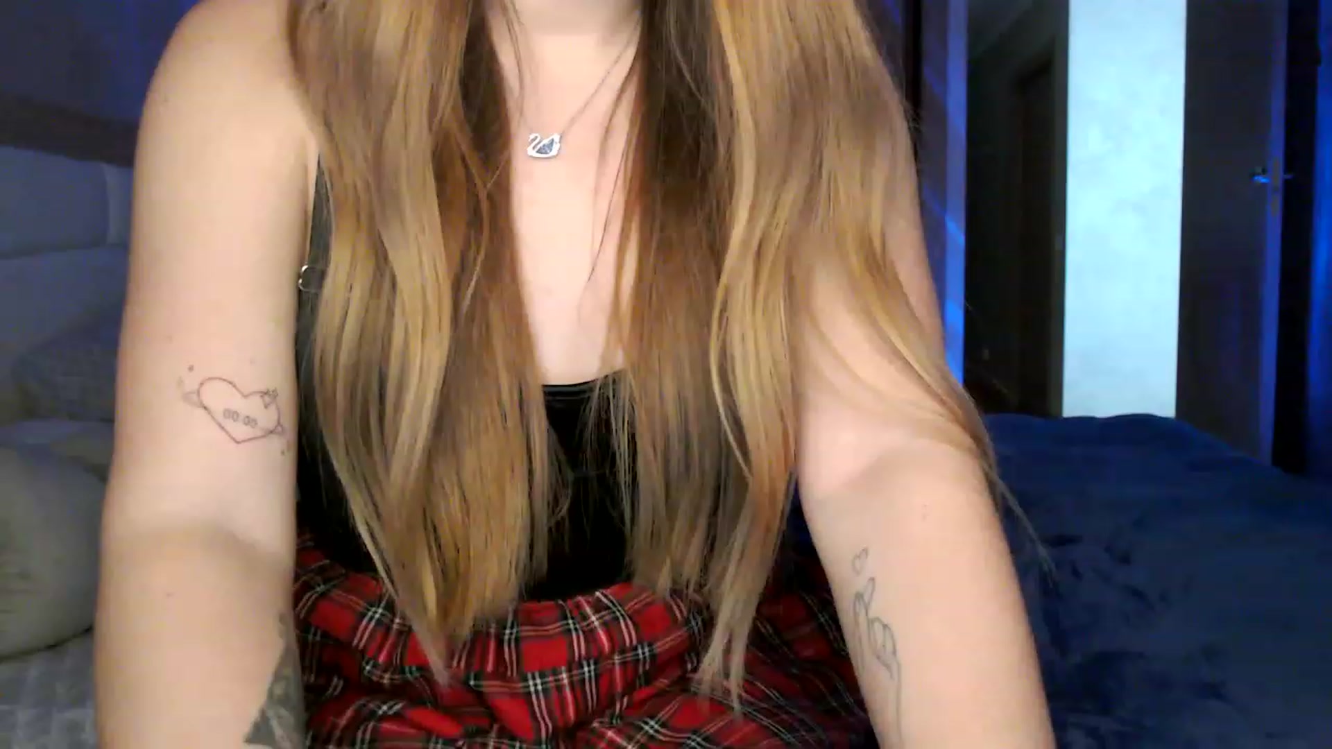 Gallery image thumbnail from Ann_apple's myfreecams stream on, 03/29/2023, 20:49 image 3 of 20