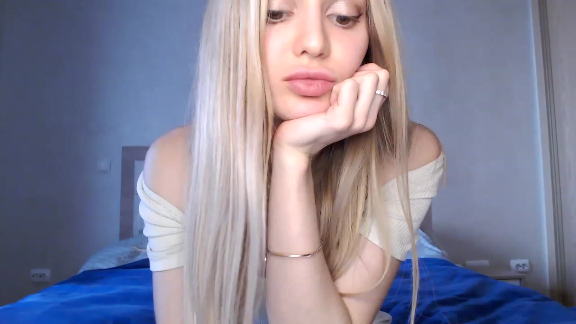 Gallery image thumbnail from Ann_apple's myfreecams stream on, 03/31/2023, 13:30 image 20 of 20