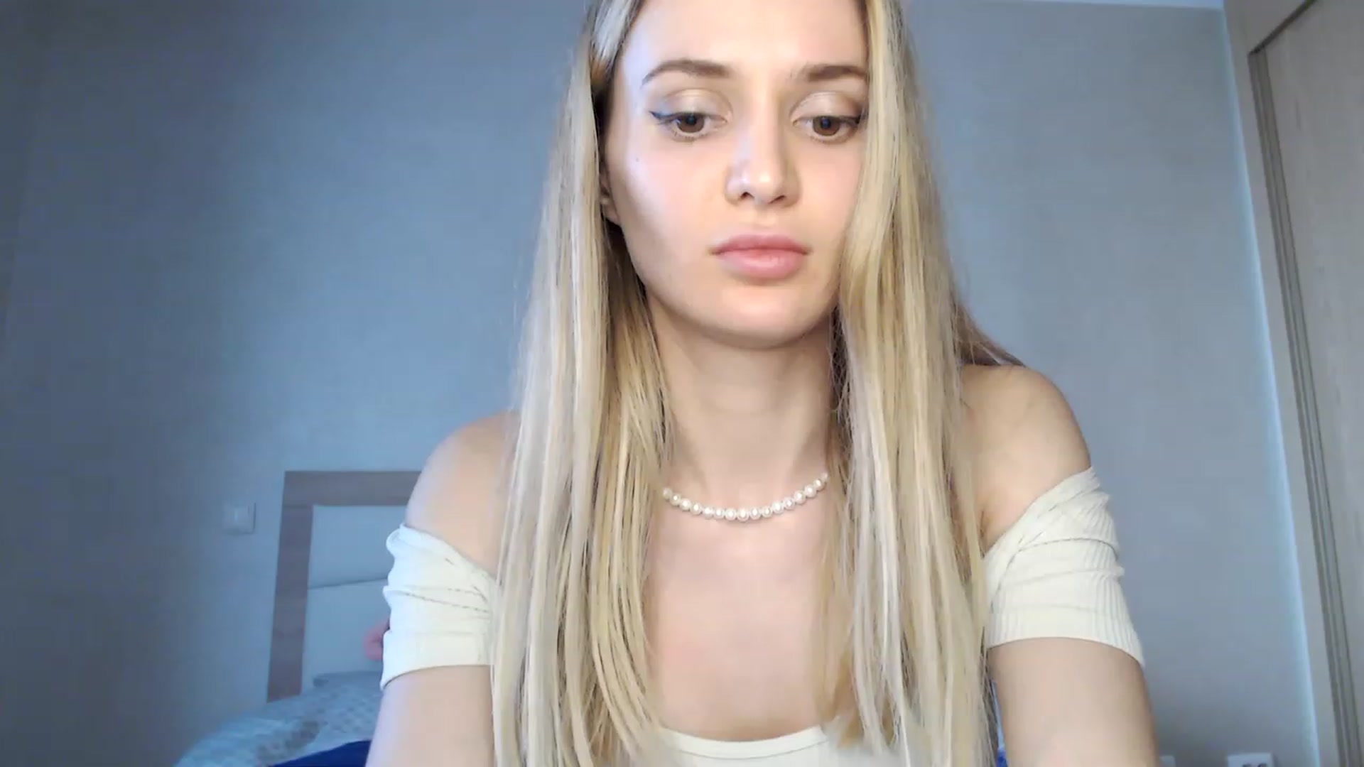 Gallery image thumbnail from Ann_apple's myfreecams stream on, 03/31/2023, 13:30 image 15 of 20