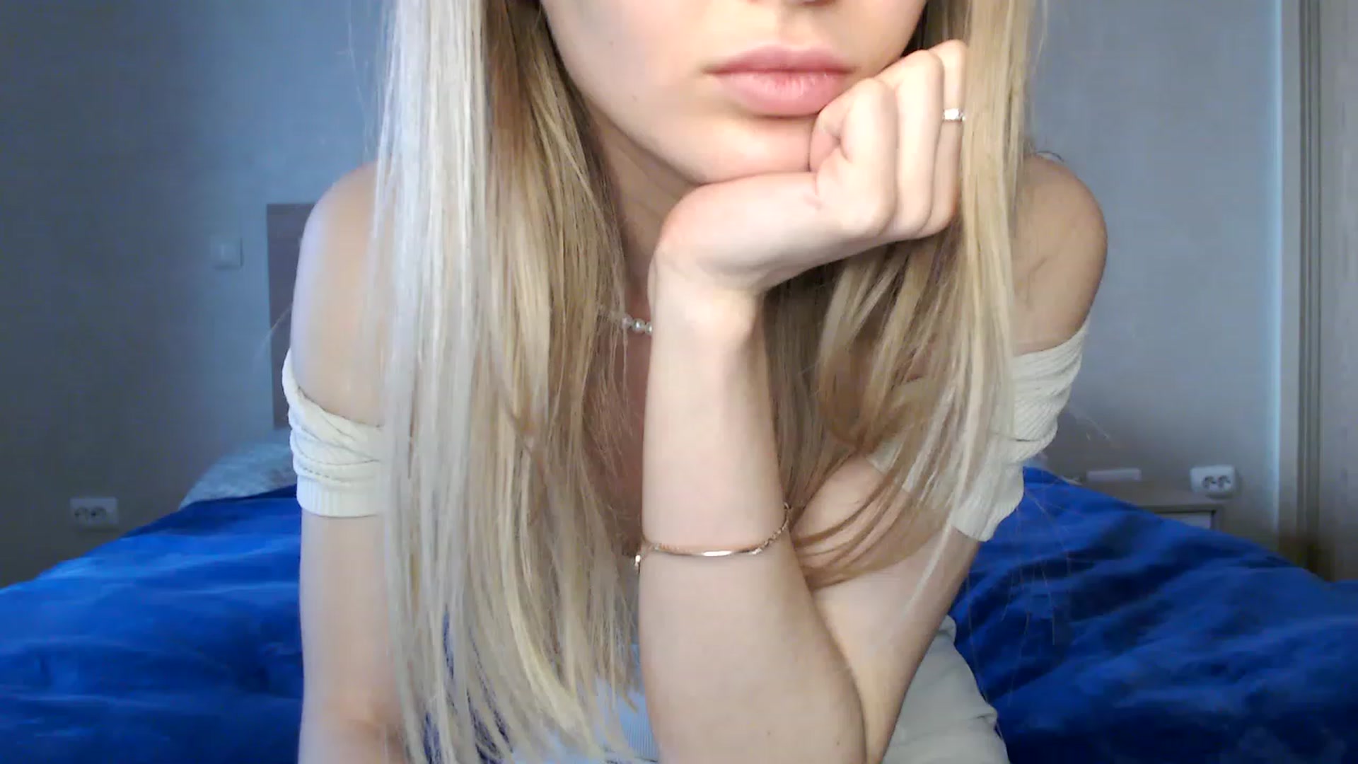 Gallery image thumbnail from Ann_apple's myfreecams stream on, 03/31/2023, 13:30 image 18 of 20