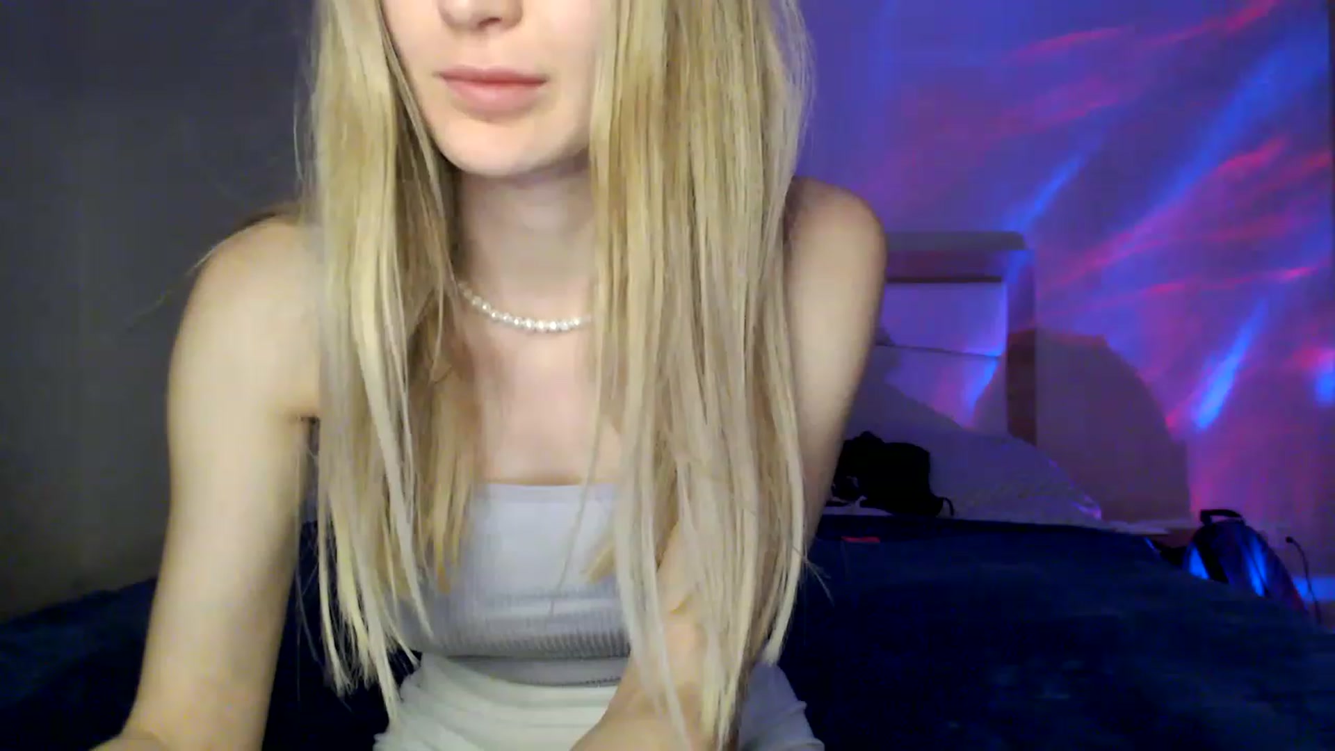 Gallery image thumbnail from Ann_apple's myfreecams stream on, 03/31/2023, 17:34 image 14 of 20