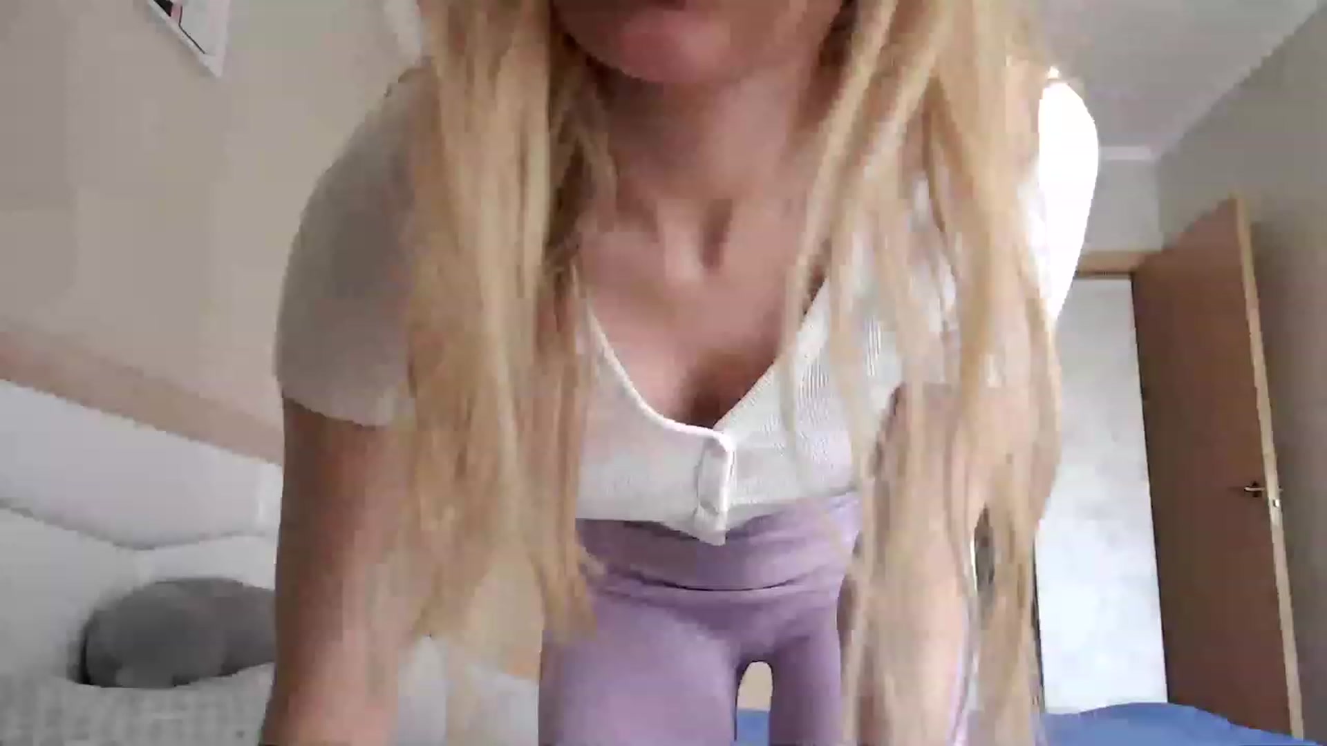 Gallery image thumbnail from Ann_apple's myfreecams stream on, 04/02/2023, 12:46 image 20 of 20