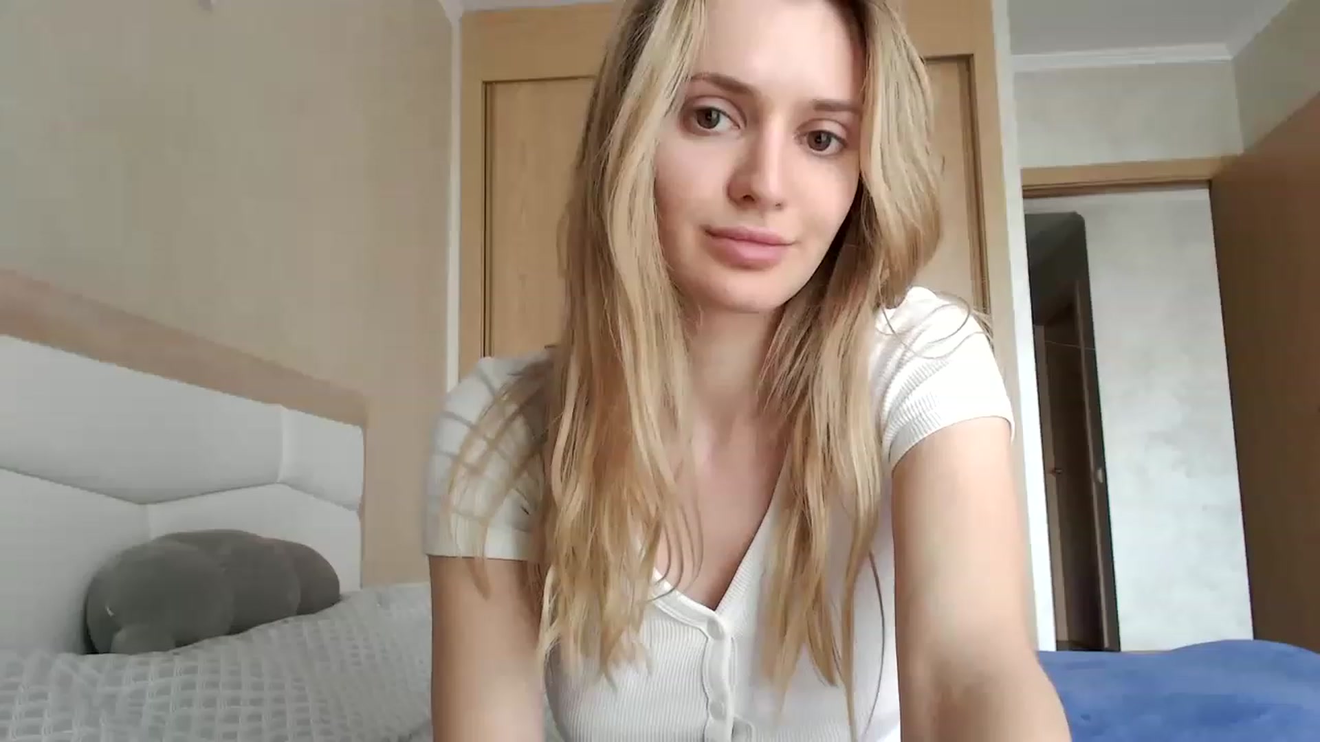 Gallery image thumbnail from Ann_apple's myfreecams stream on, 04/02/2023, 12:46 image 9 of 20
