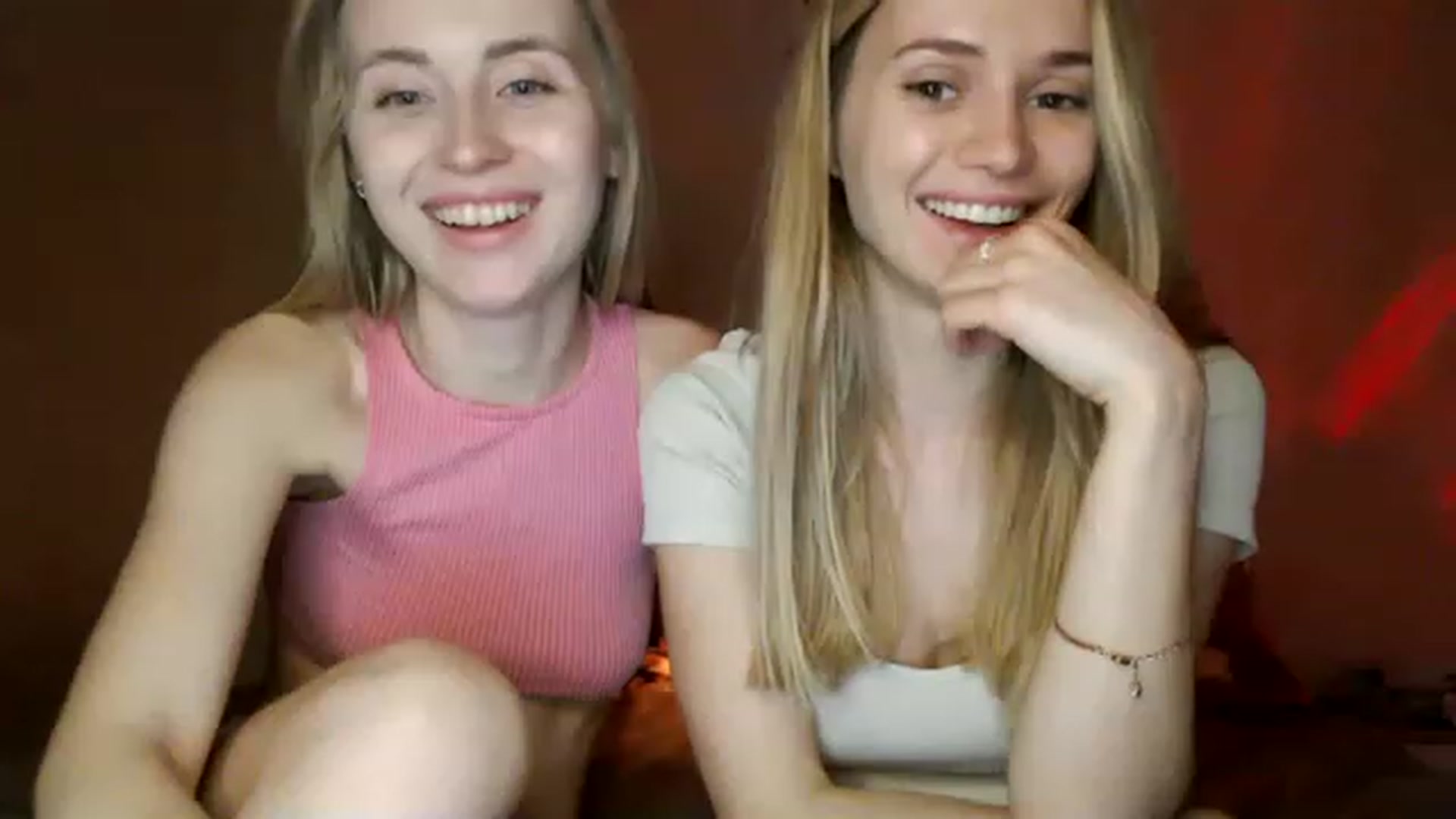 Gallery image thumbnail from Ann_apple's myfreecams stream on, 04/14/2023, 17:50 image 9 of 20