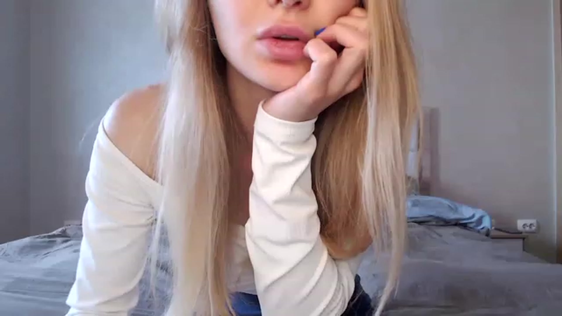 Gallery image thumbnail from Ann_apple's myfreecams stream on, 04/15/2023, 13:29 image 4 of 20