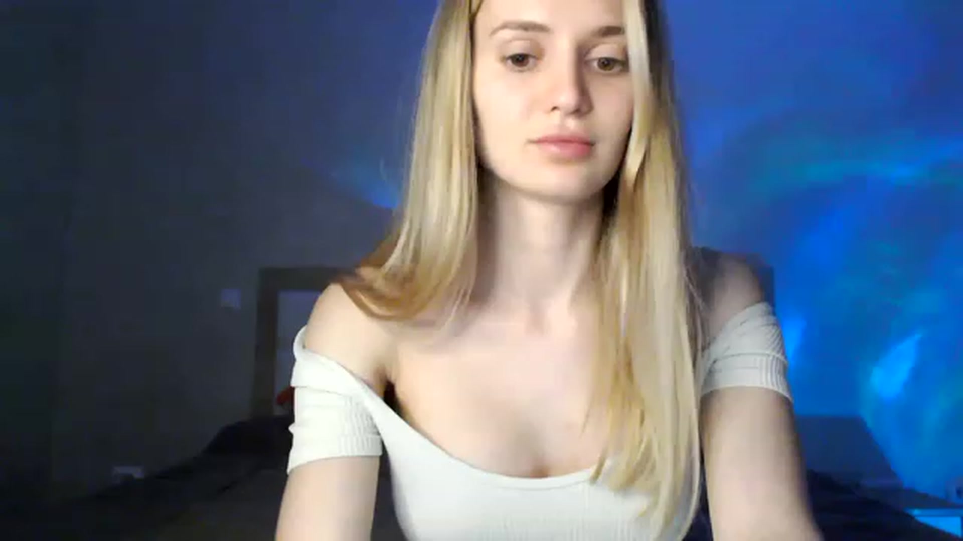 Gallery image thumbnail from Ann_apple's myfreecams stream on, 04/16/2023, 17:56 image 11 of 20