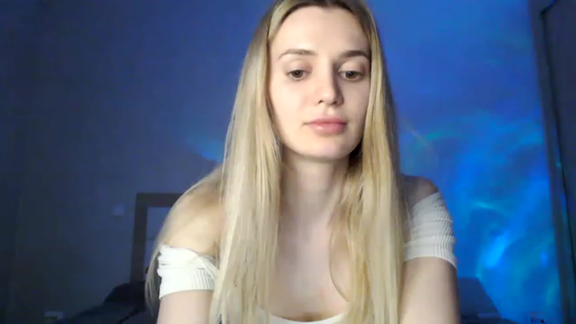 Gallery image thumbnail from Ann_apple's myfreecams stream on, 04/16/2023, 17:56 image 5 of 20