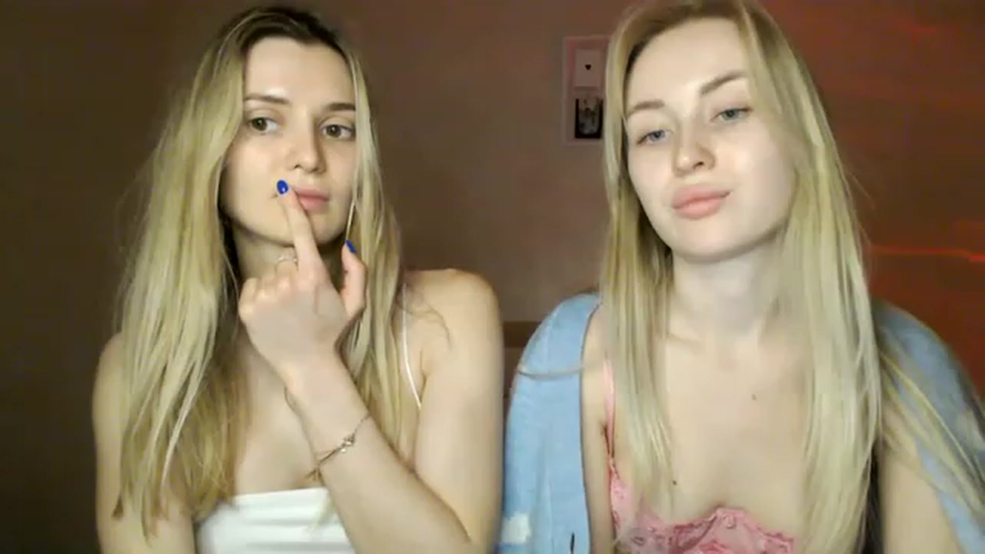 Gallery image thumbnail from Ann_apple's myfreecams stream on, 04/17/2023, 17:25 image 20 of 20