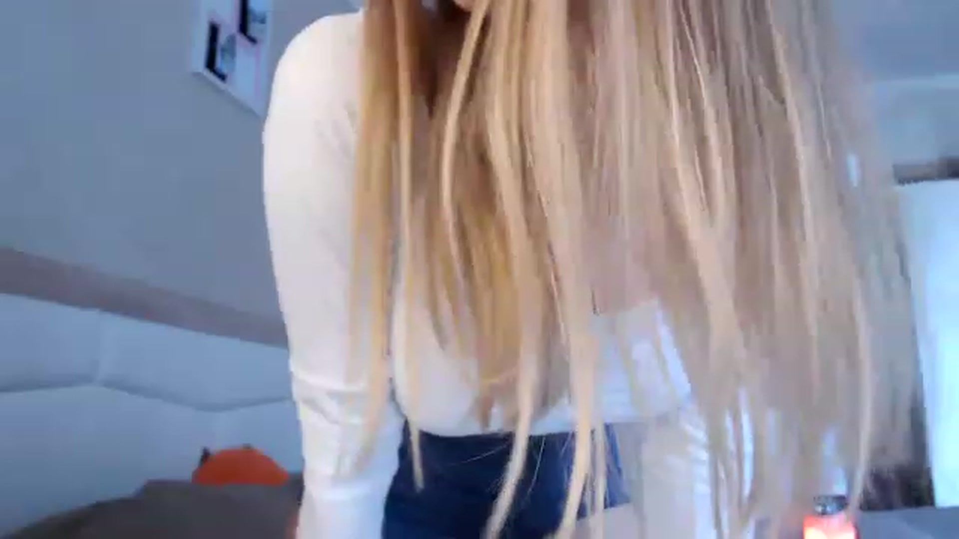 Gallery image thumbnail from Ann_apple's myfreecams stream on, 04/22/2023, 11:02 image 5 of 20