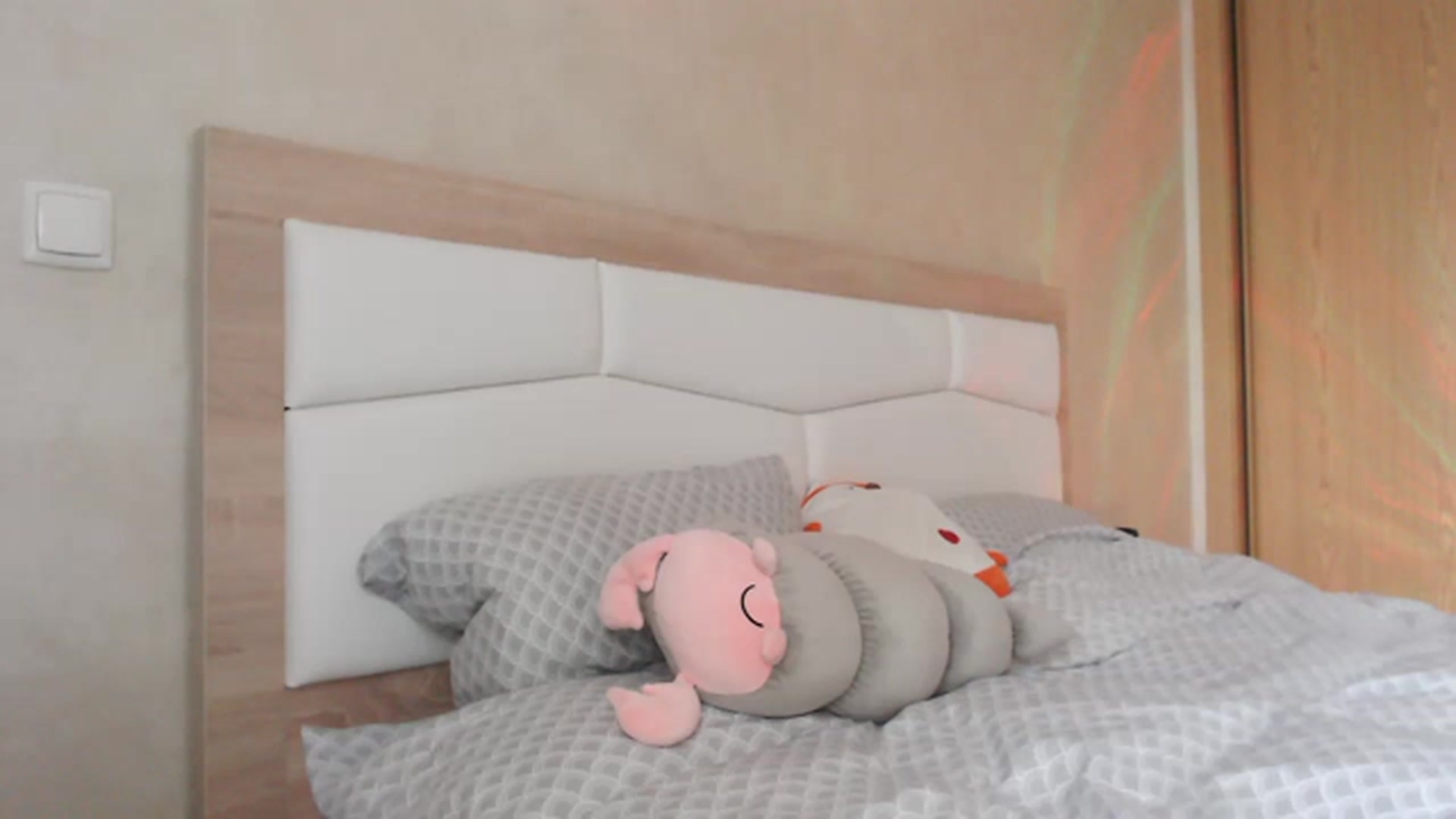 Gallery image thumbnail from Ann_apple's myfreecams stream on, 06/03/2023, 16:32 image 7 of 20