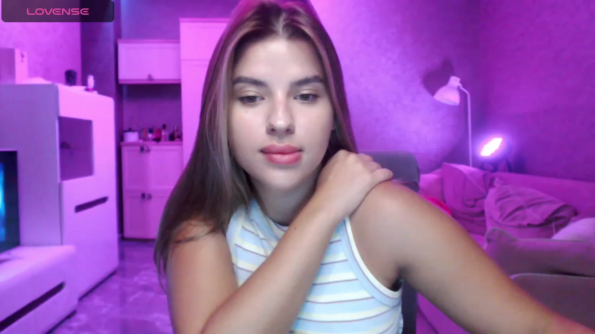 Gallery image thumbnail from Ann_baby_Ivy's myfreecams stream on, 08/29/2023, 08:38 image 16 of 20