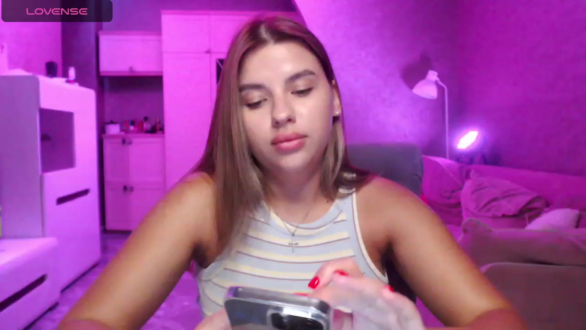 Gallery image thumbnail from Ann_baby_Ivy's myfreecams stream on, 08/29/2023, 11:15 image 8 of 20