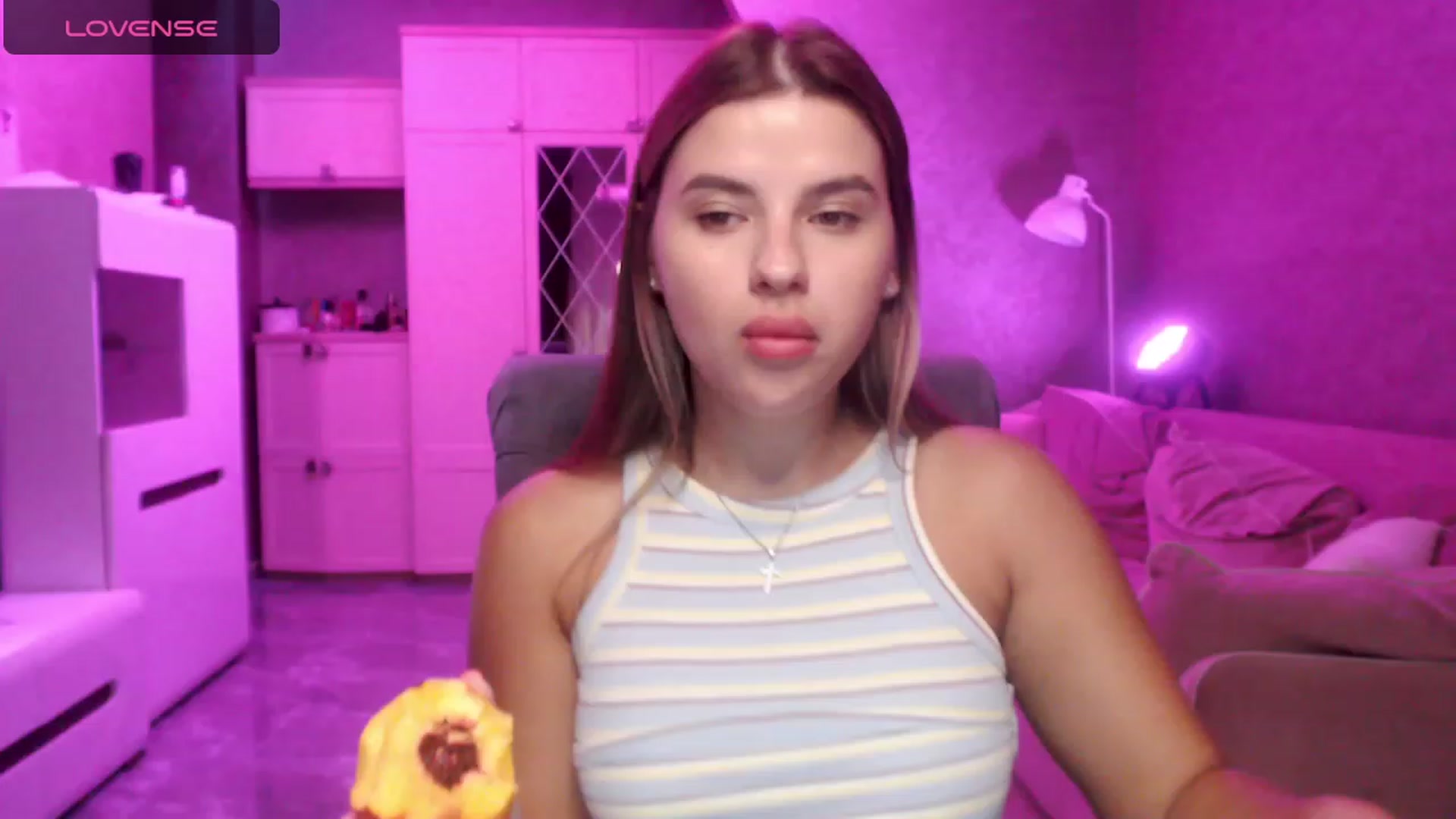 Gallery image thumbnail from Ann_baby_Ivy's myfreecams stream on, 08/29/2023, 11:15 image 11 of 20