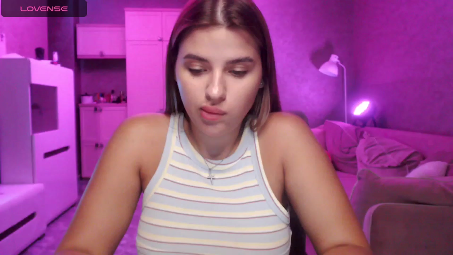 Gallery image thumbnail from Ann_baby_Ivy's myfreecams stream on, 08/29/2023, 11:15 image 15 of 20
