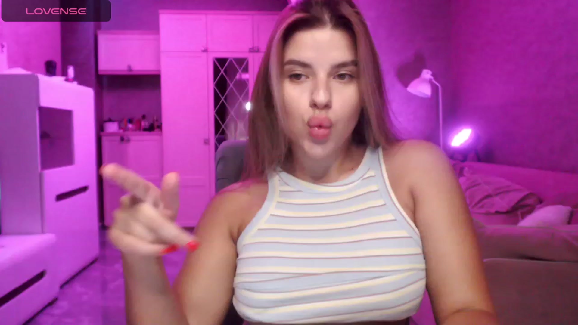 Gallery image thumbnail from Ann_baby_Ivy's myfreecams stream on, 08/29/2023, 11:15 image 1 of 20