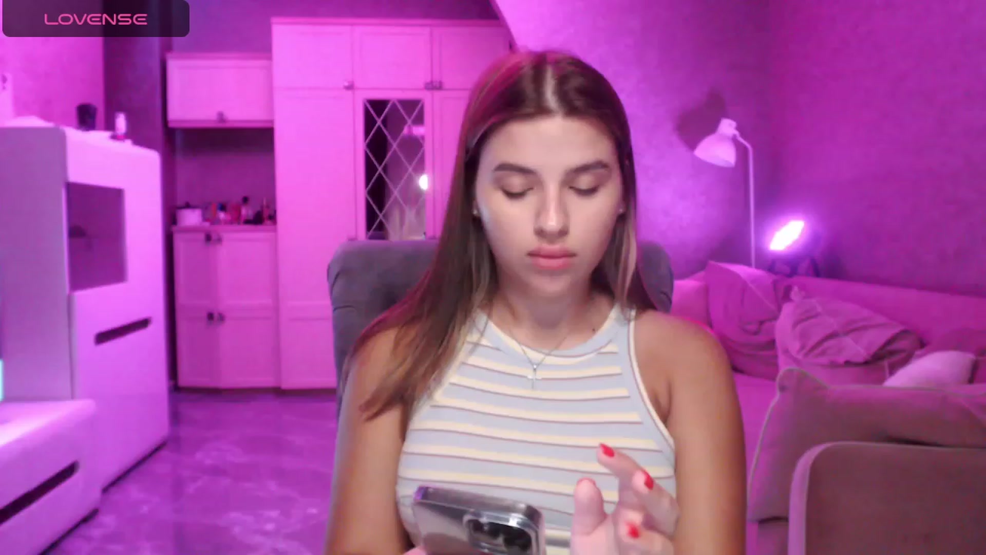 Gallery image thumbnail from Ann_baby_Ivy's myfreecams stream on, 08/29/2023, 11:15 image 14 of 20