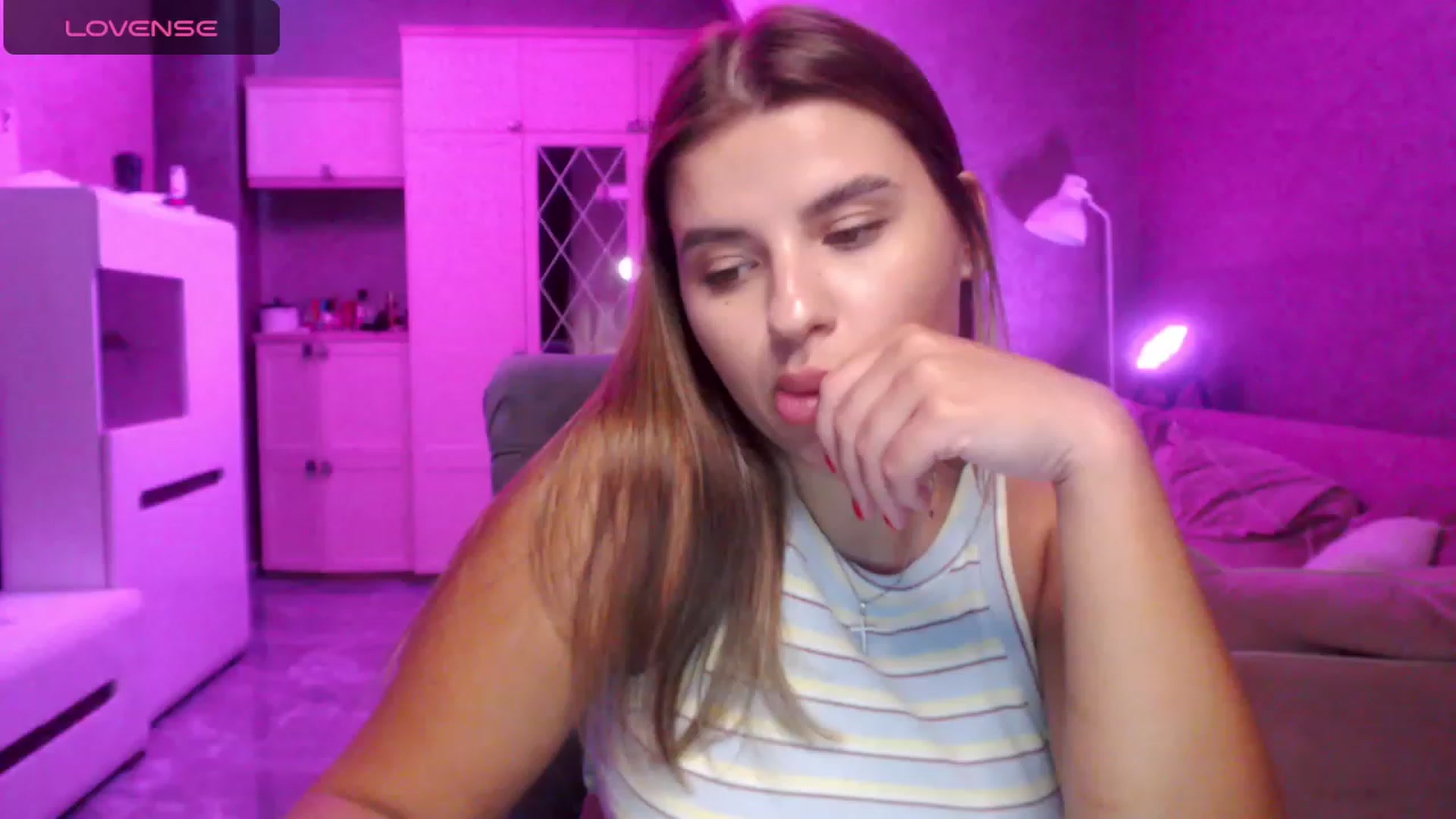 Gallery image thumbnail from Ann_baby_Ivy's myfreecams stream on, 08/29/2023, 11:15 image 18 of 20