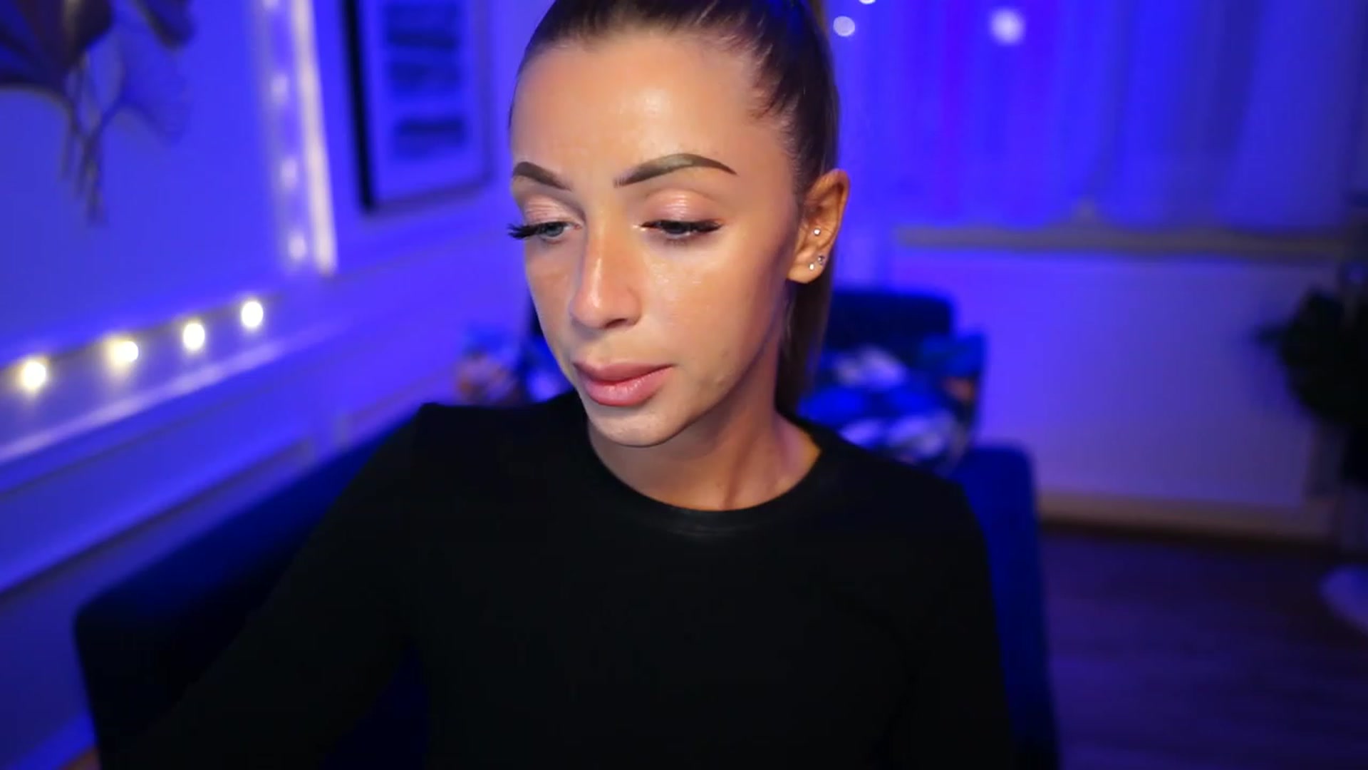 Gallery image thumbnail from Ann_w's myfreecams stream on, 01/15/2023, 18:54 image 13 of 20