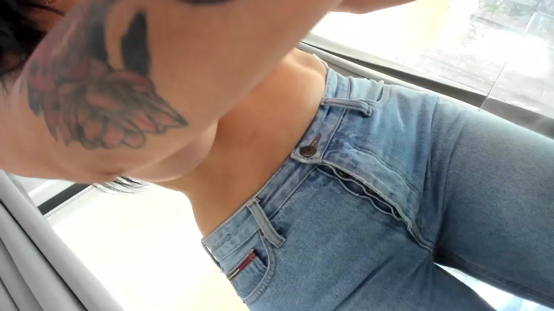 Gallery image thumbnail from Anna9191's myfreecams stream on, 09/23/2024, 10:40 image 18 of 20