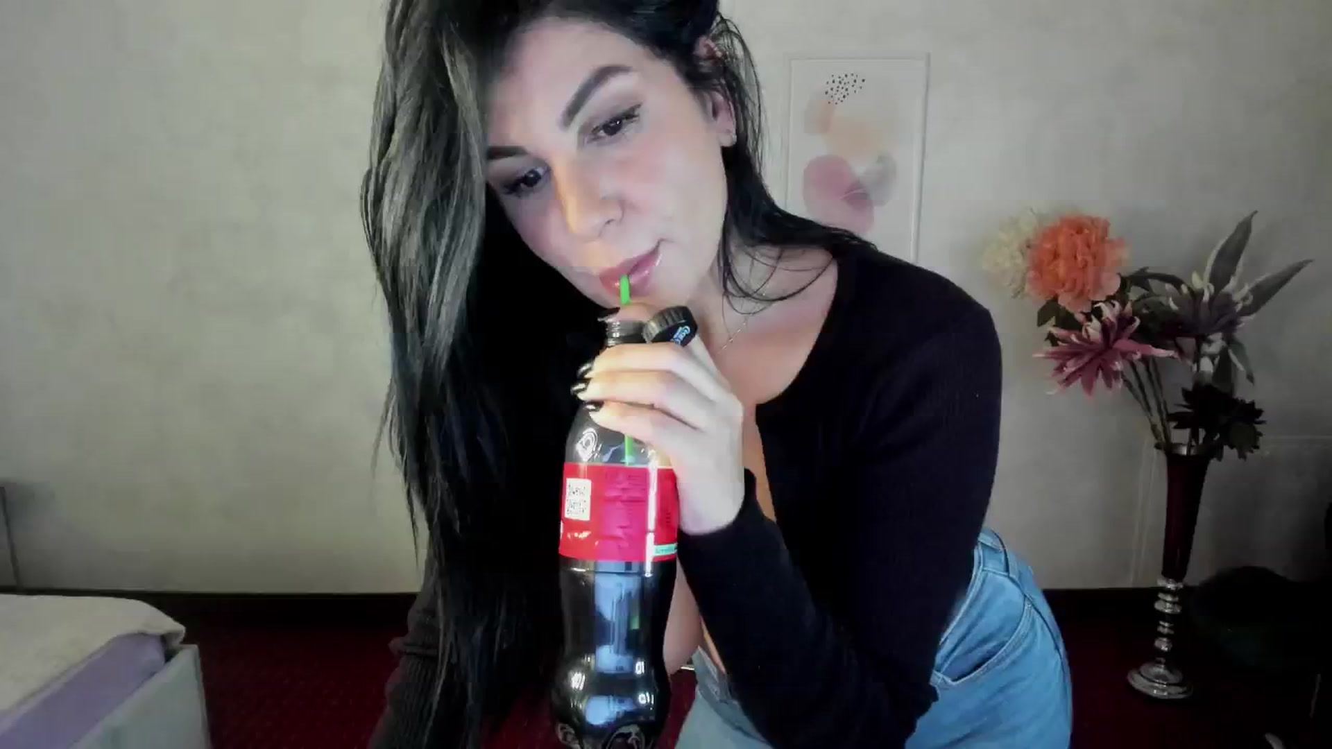 Gallery image thumbnail from Anna9191's myfreecams stream on, 10/15/2024, 11:07 image 5 of 20